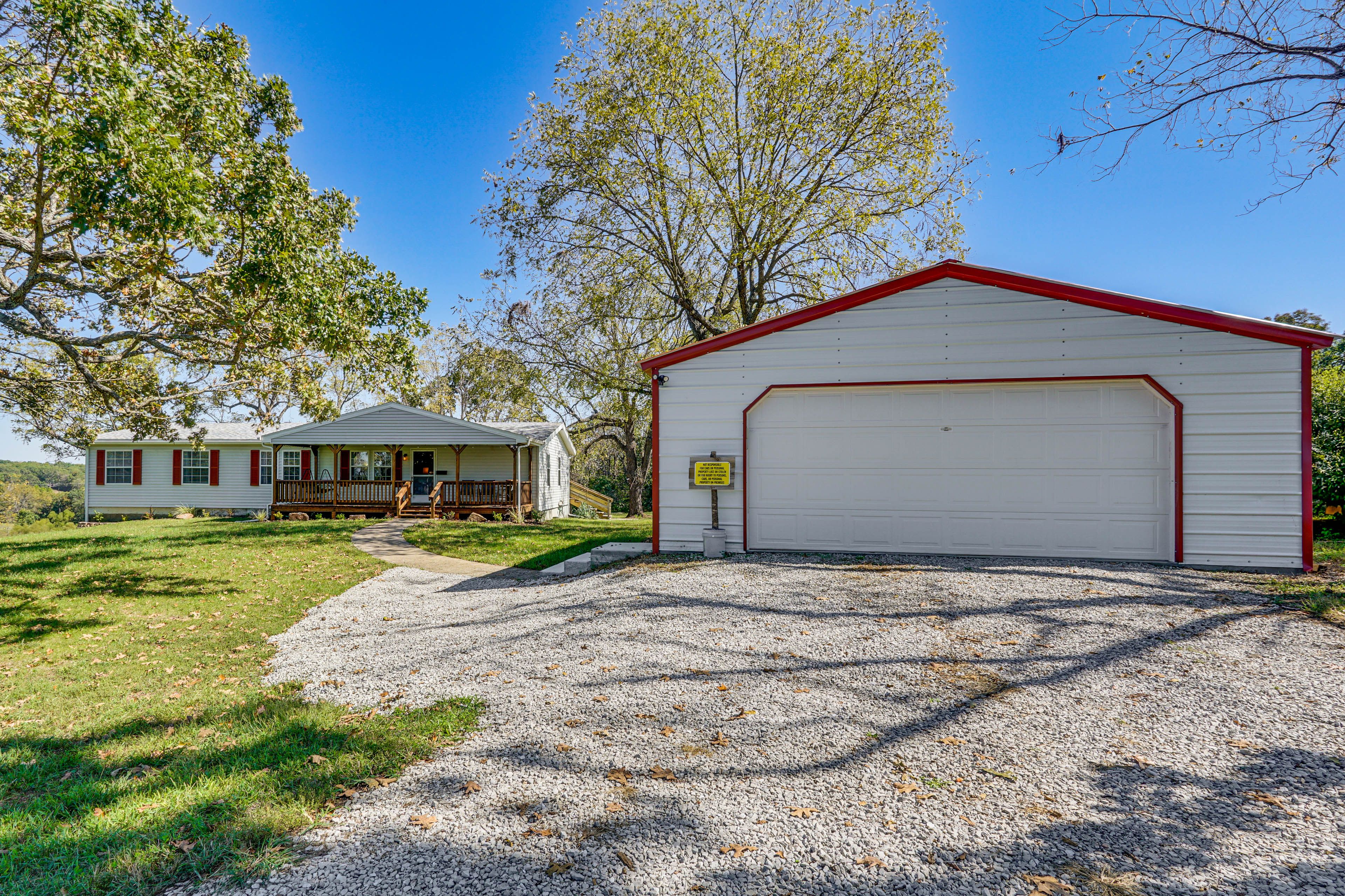 Parking | Driveway (3 Vehicles)