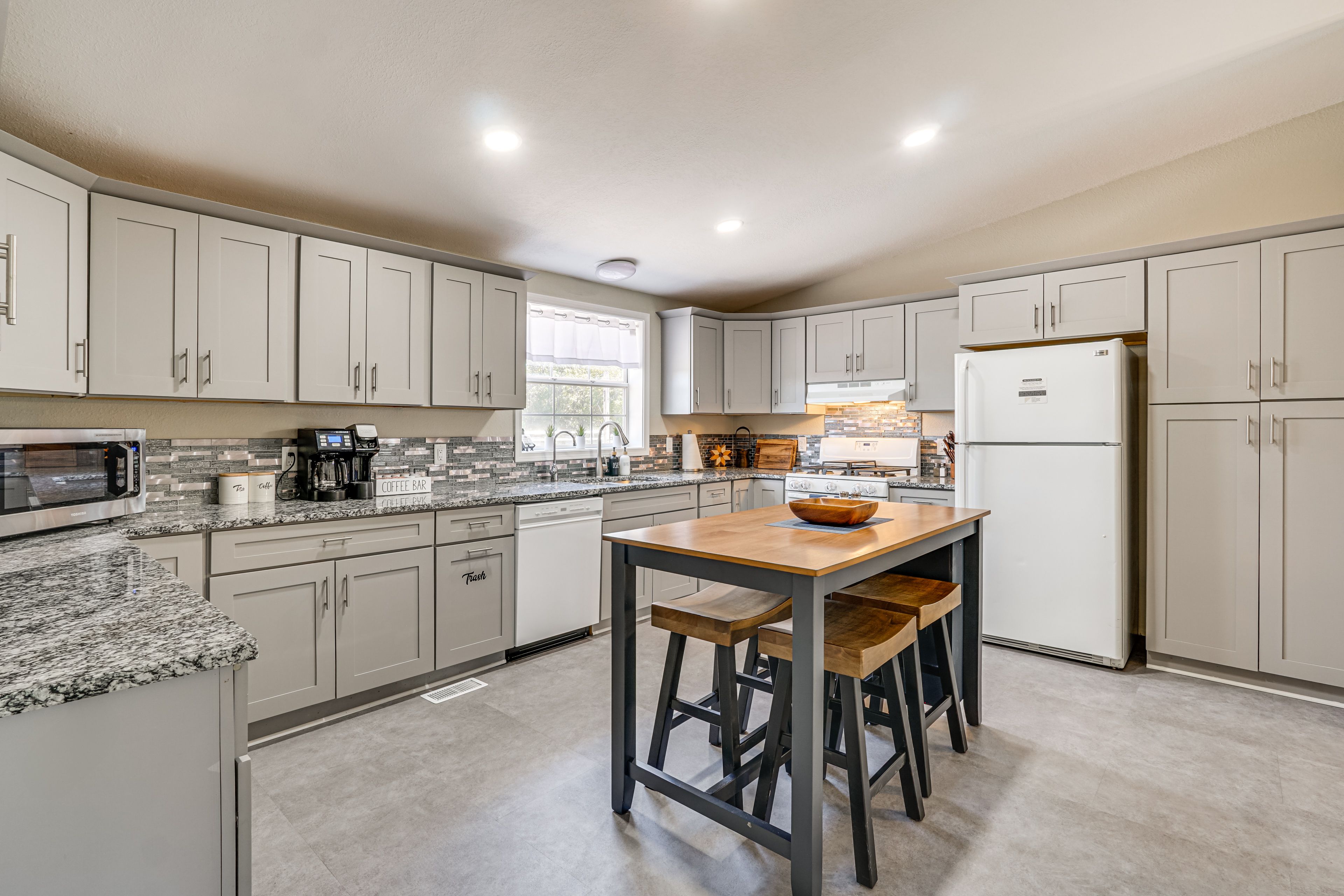 Kitchen | Dishwasher