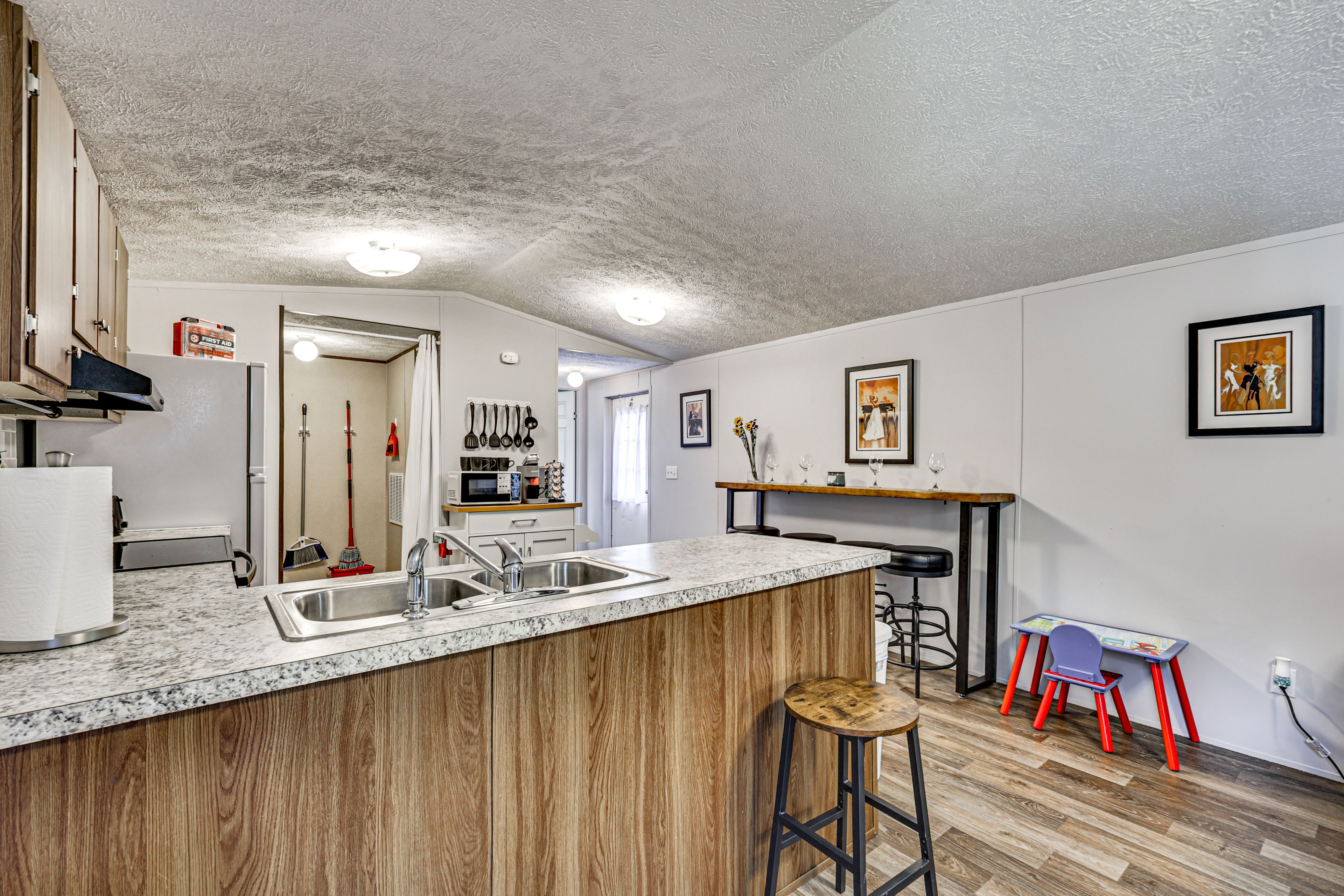 Kitchen | Dining Area