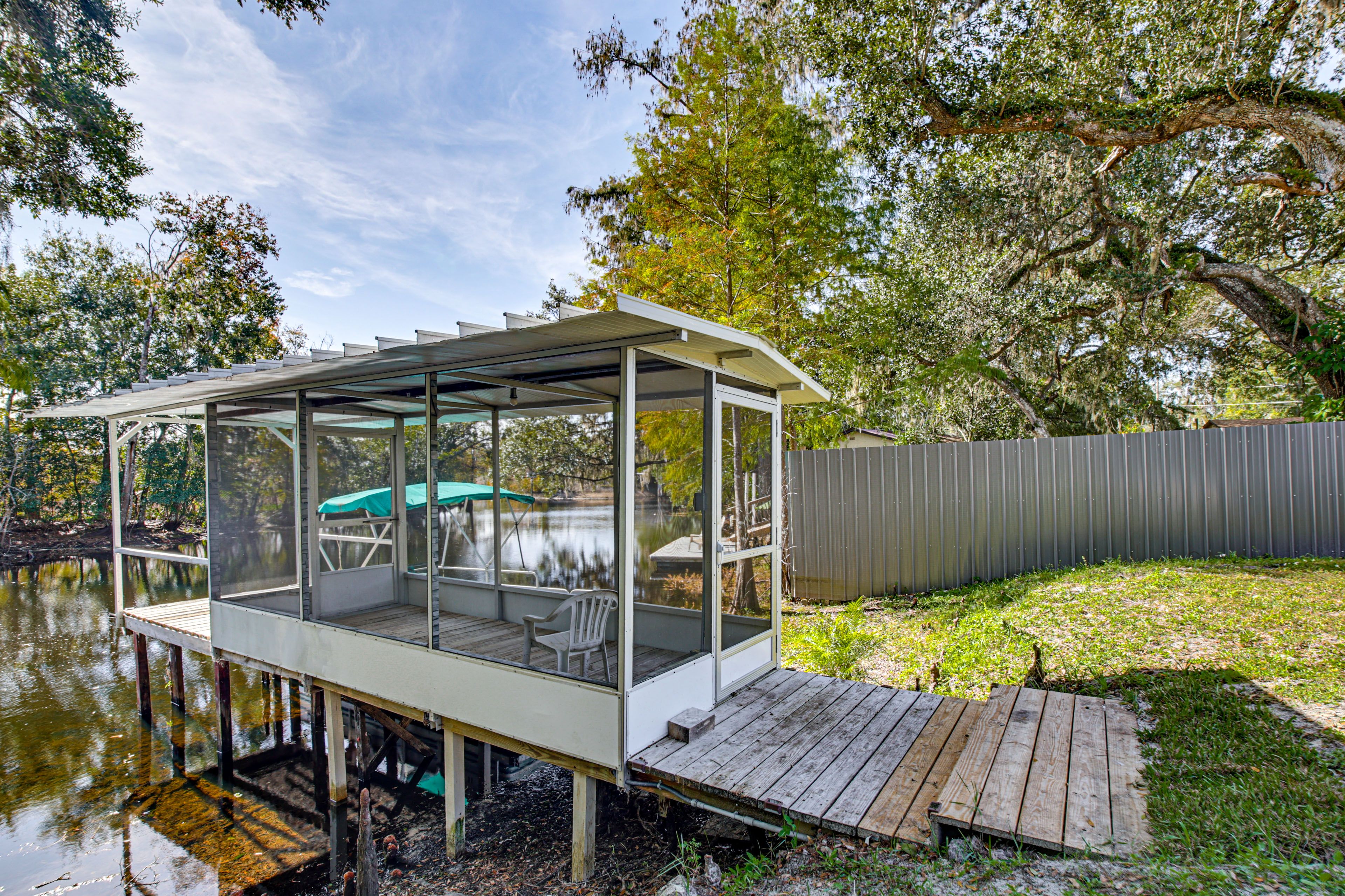 Floral City Vacation Rental | 2BR | 2BA | Steps Required | 900 Sq Ft