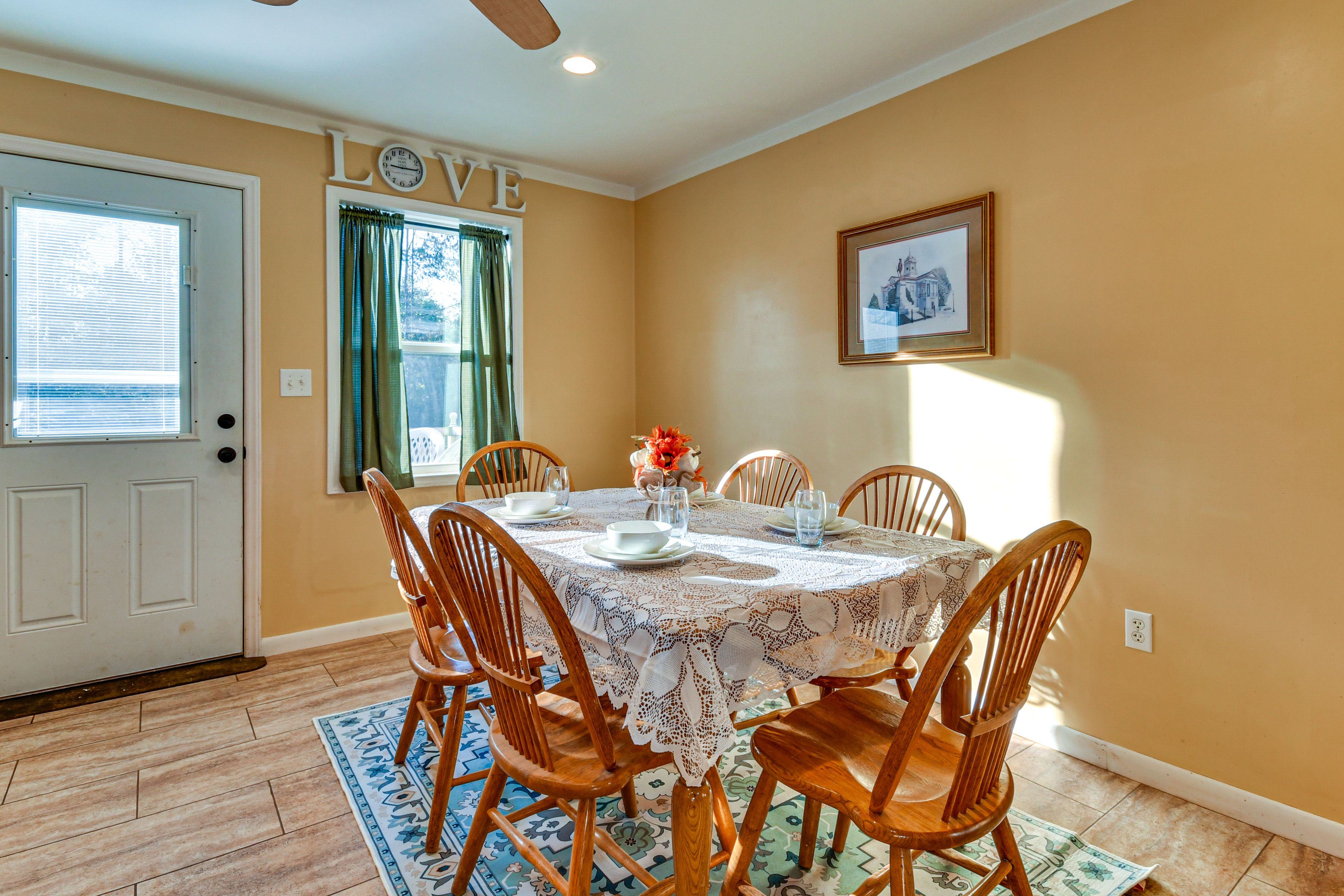Dining Area | 1st Floor