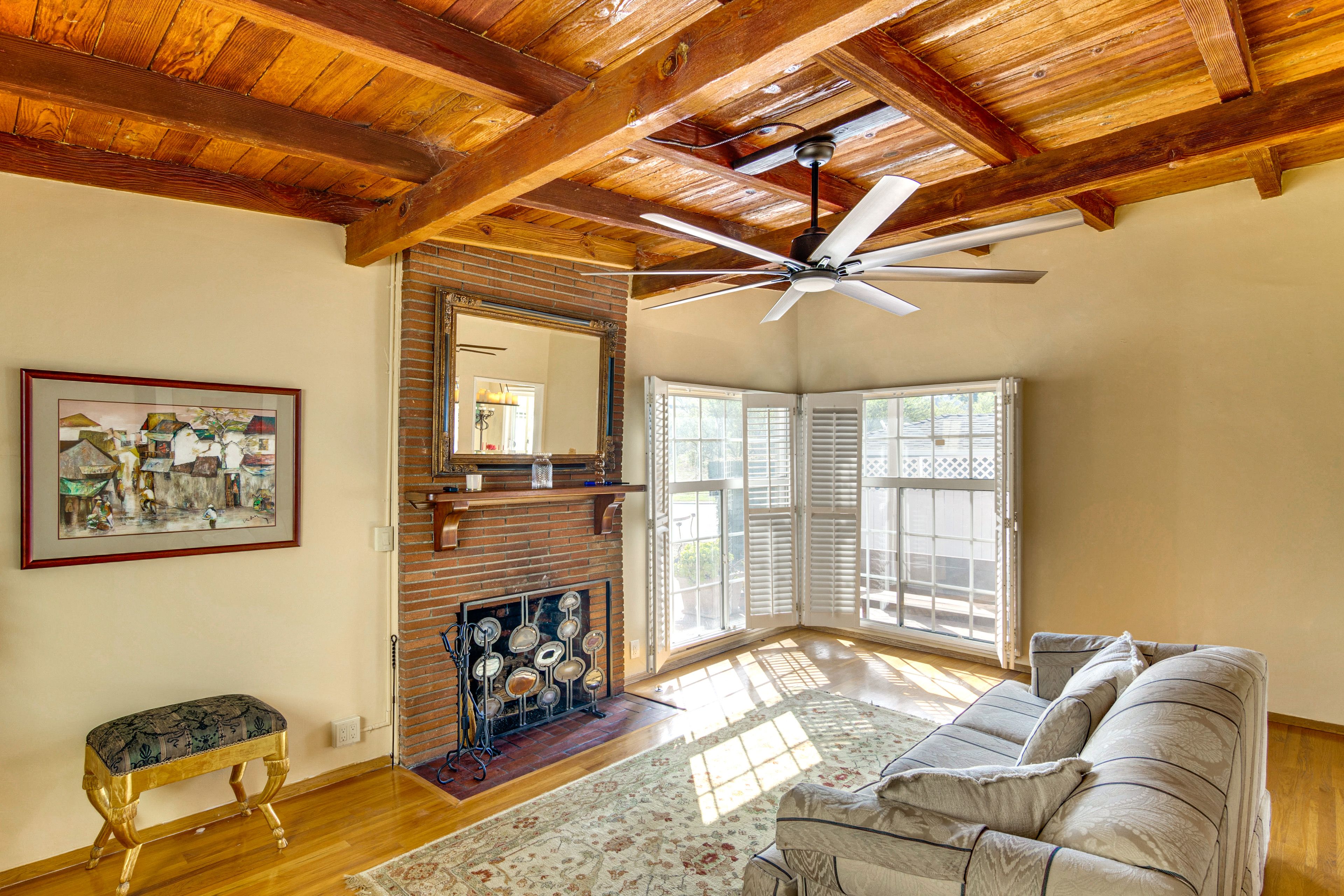 Living Room | Free WiFi | Single-Story Home