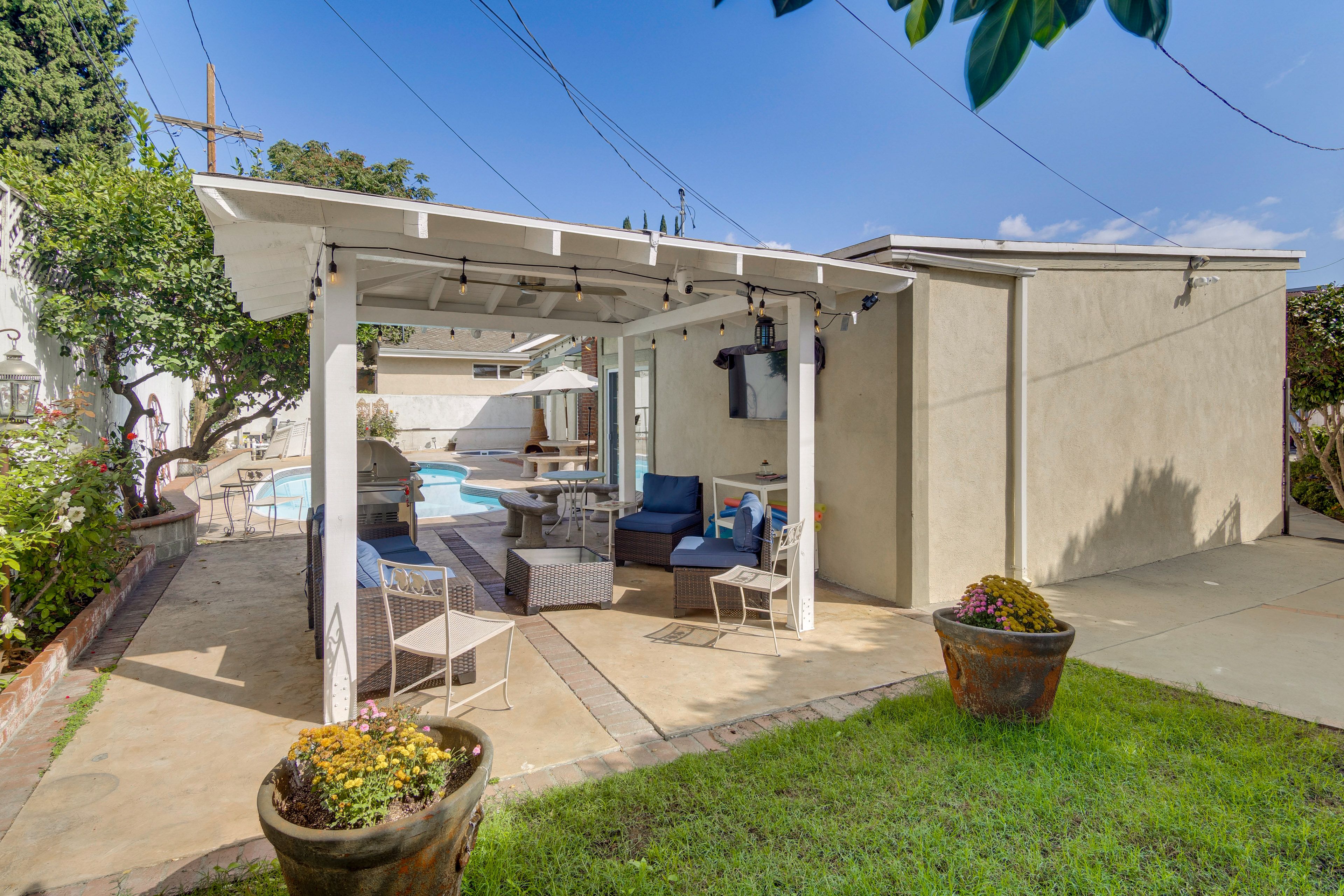 Gazebo & Patio | Gas Grill | Outdoor Seating