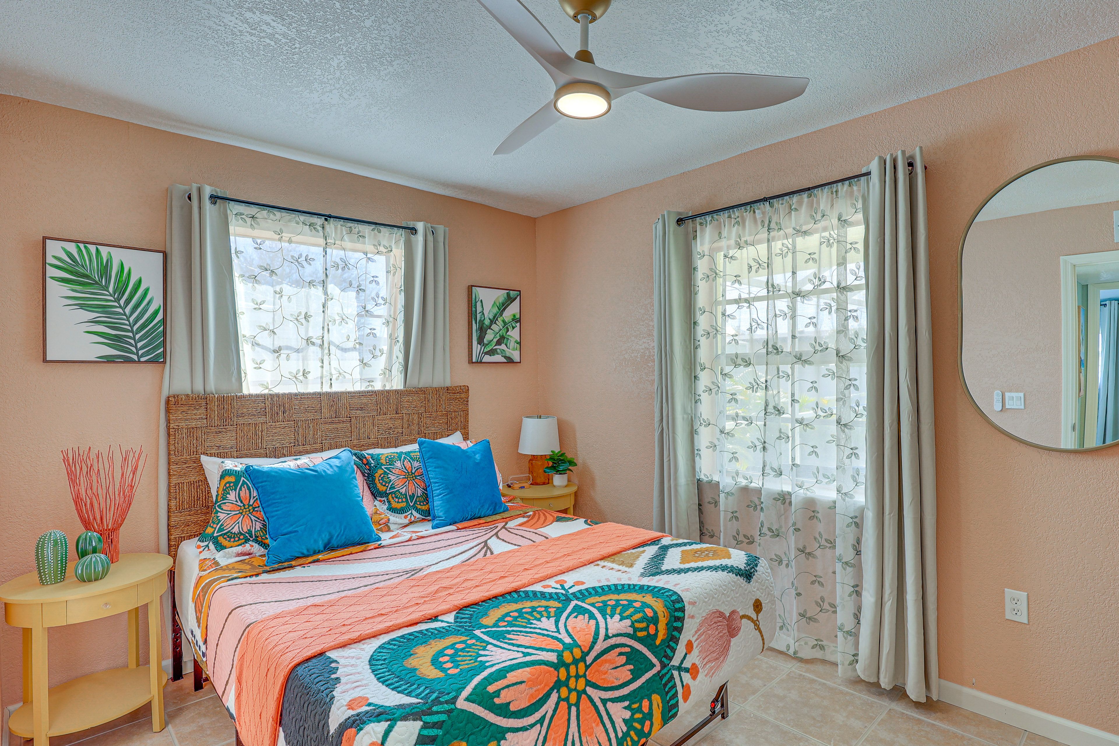 Bedroom 1 | Queen Bed | Linens Provided