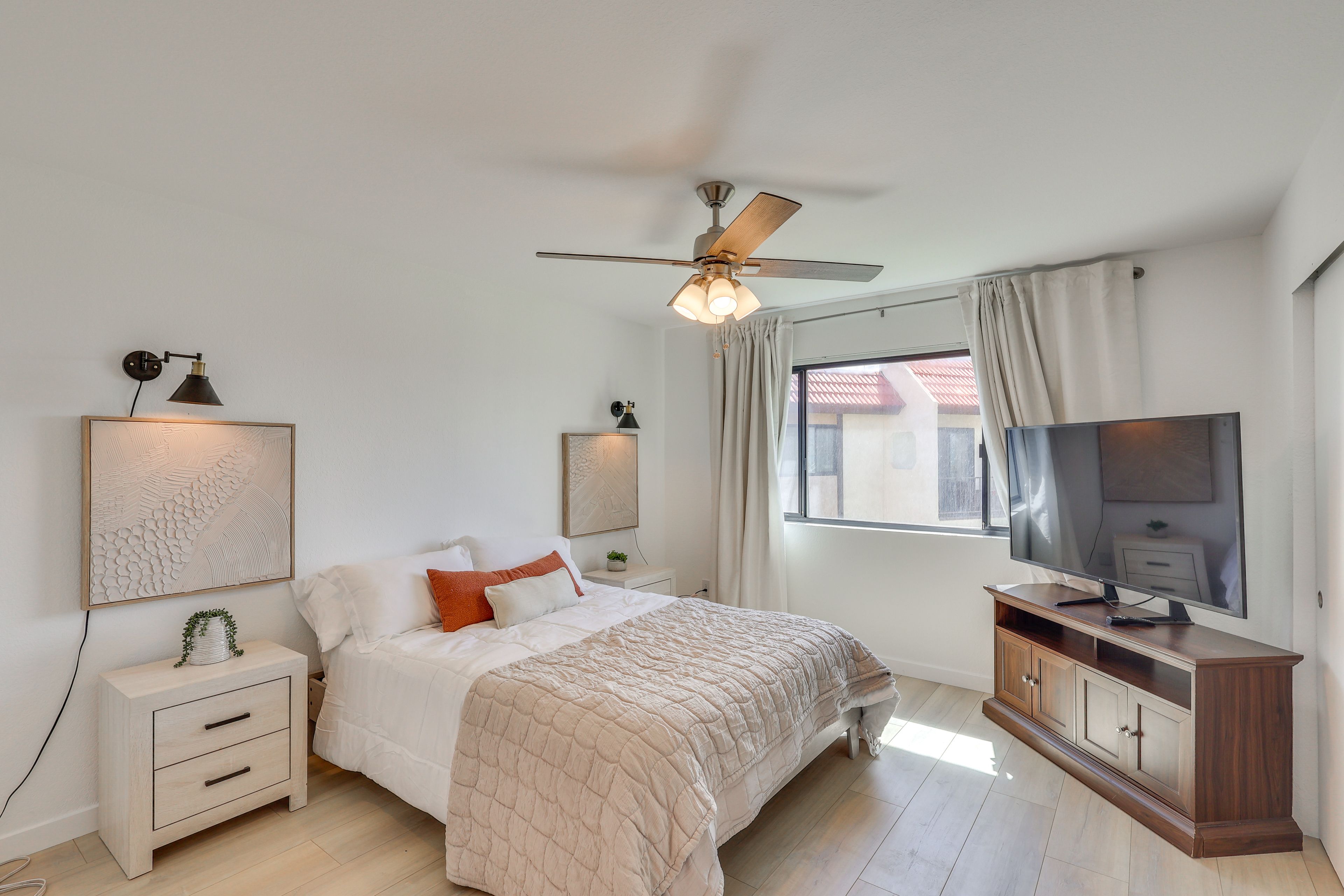 Bedroom 1 | Queen Bed | Linens Provided