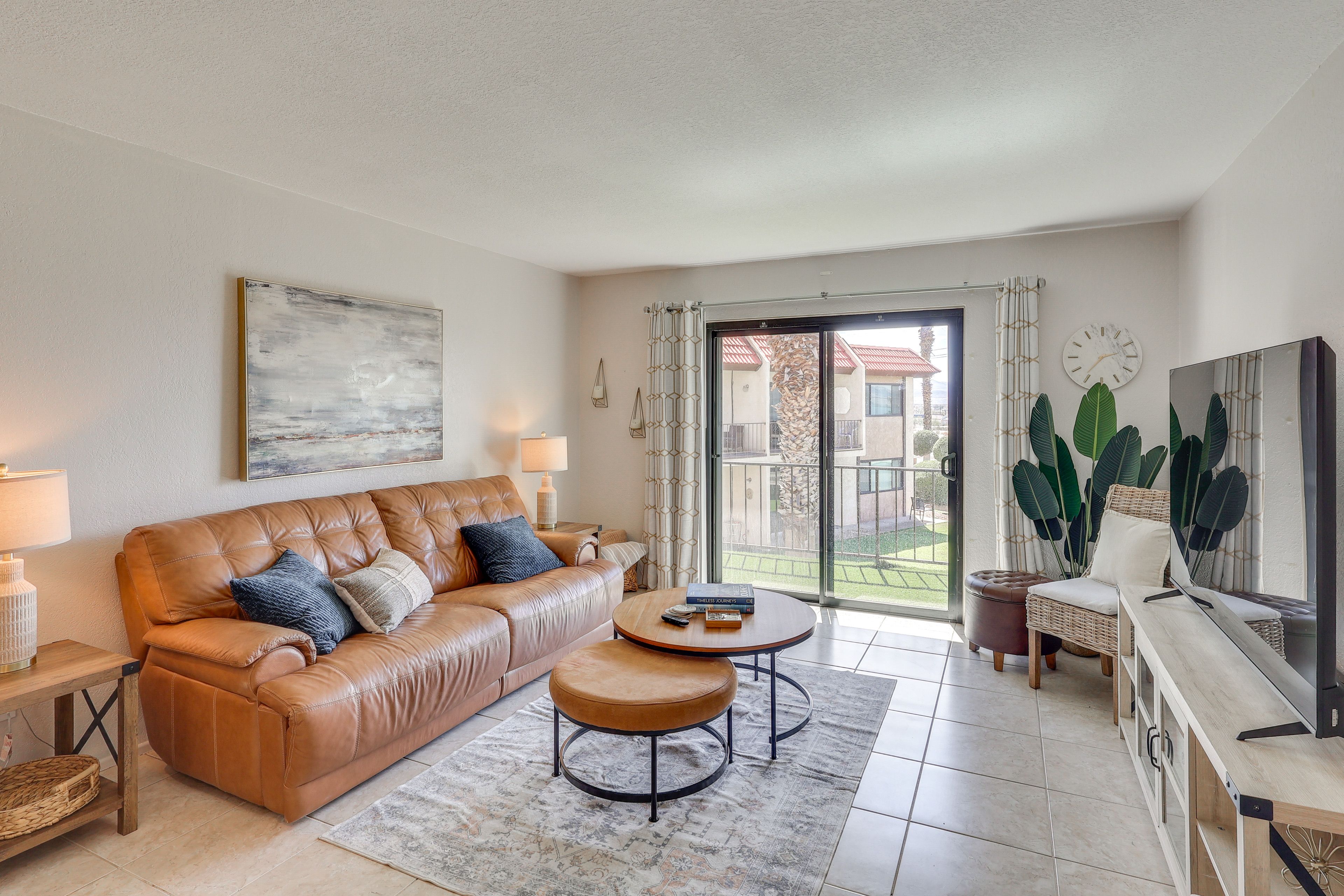 Living Room | Smart TV