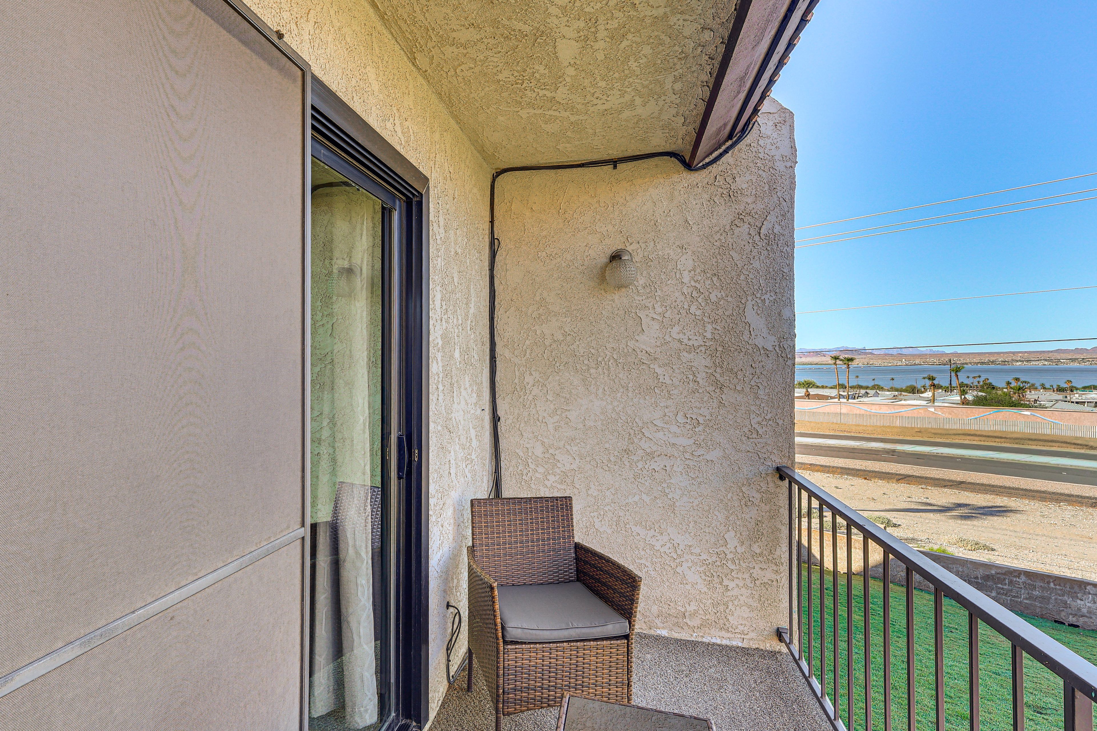 Private Balcony | Lake View