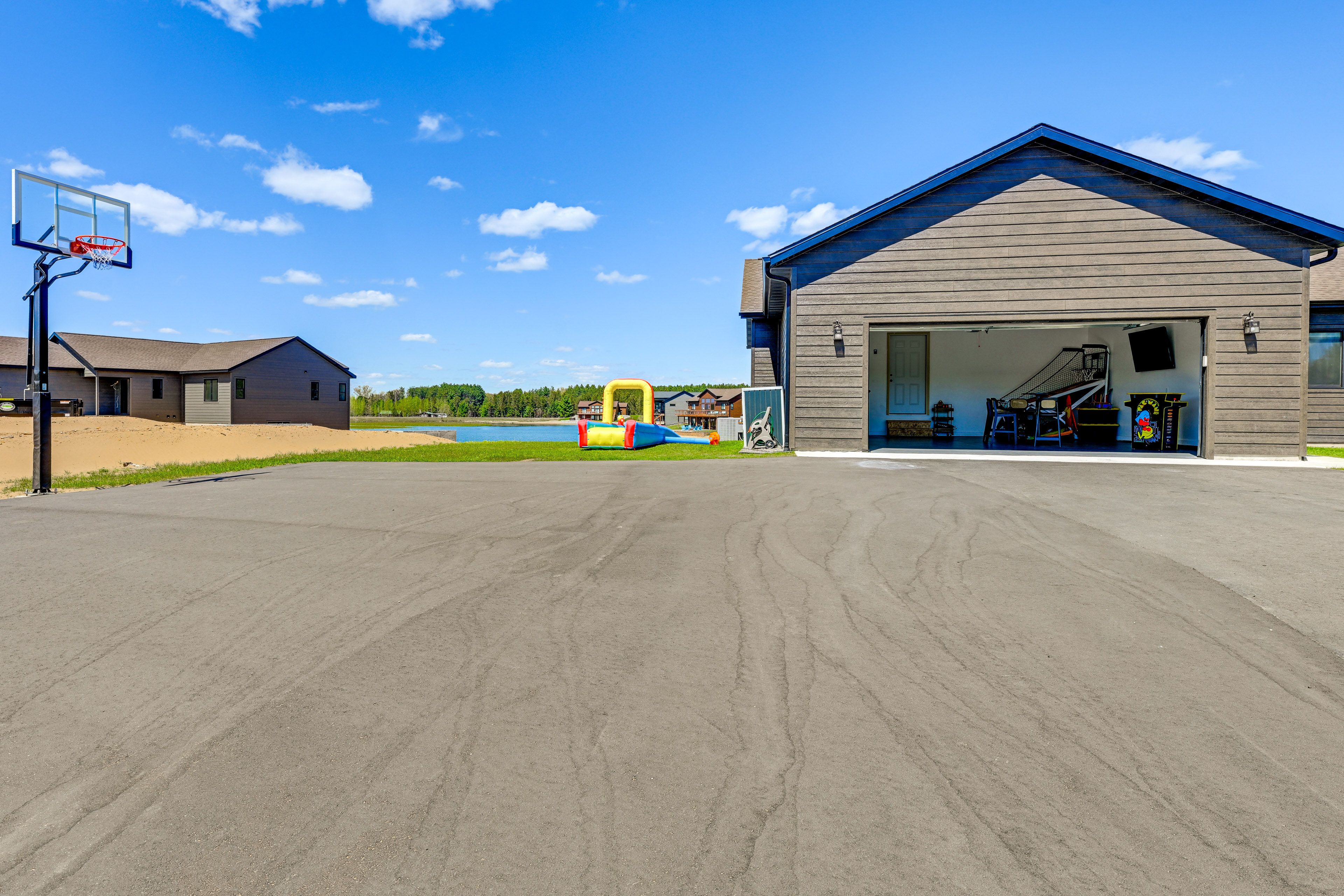 Exterior | Driveway Parking (10 Vehicles)