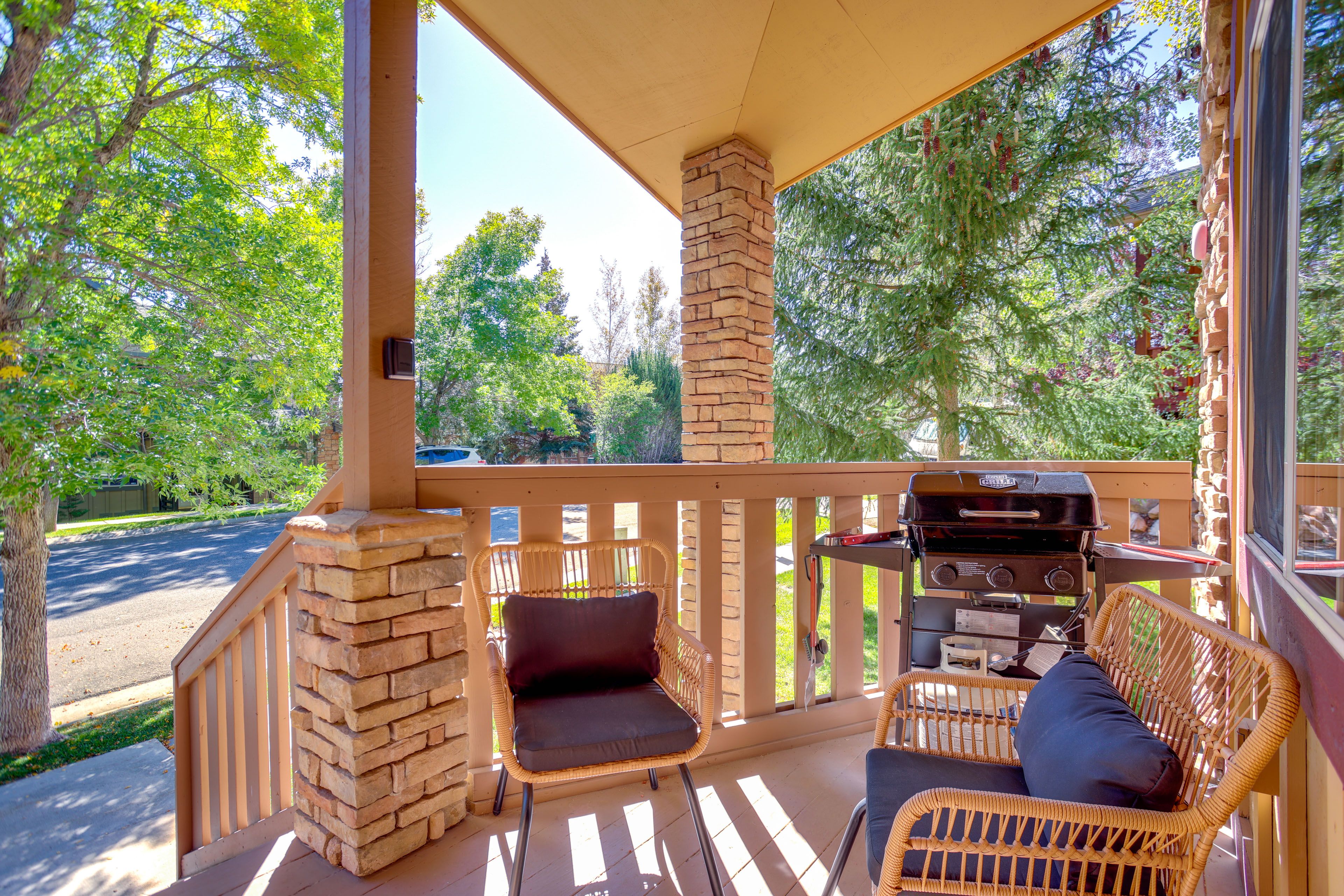 Deck | Gas Grill | Outdoor Seating