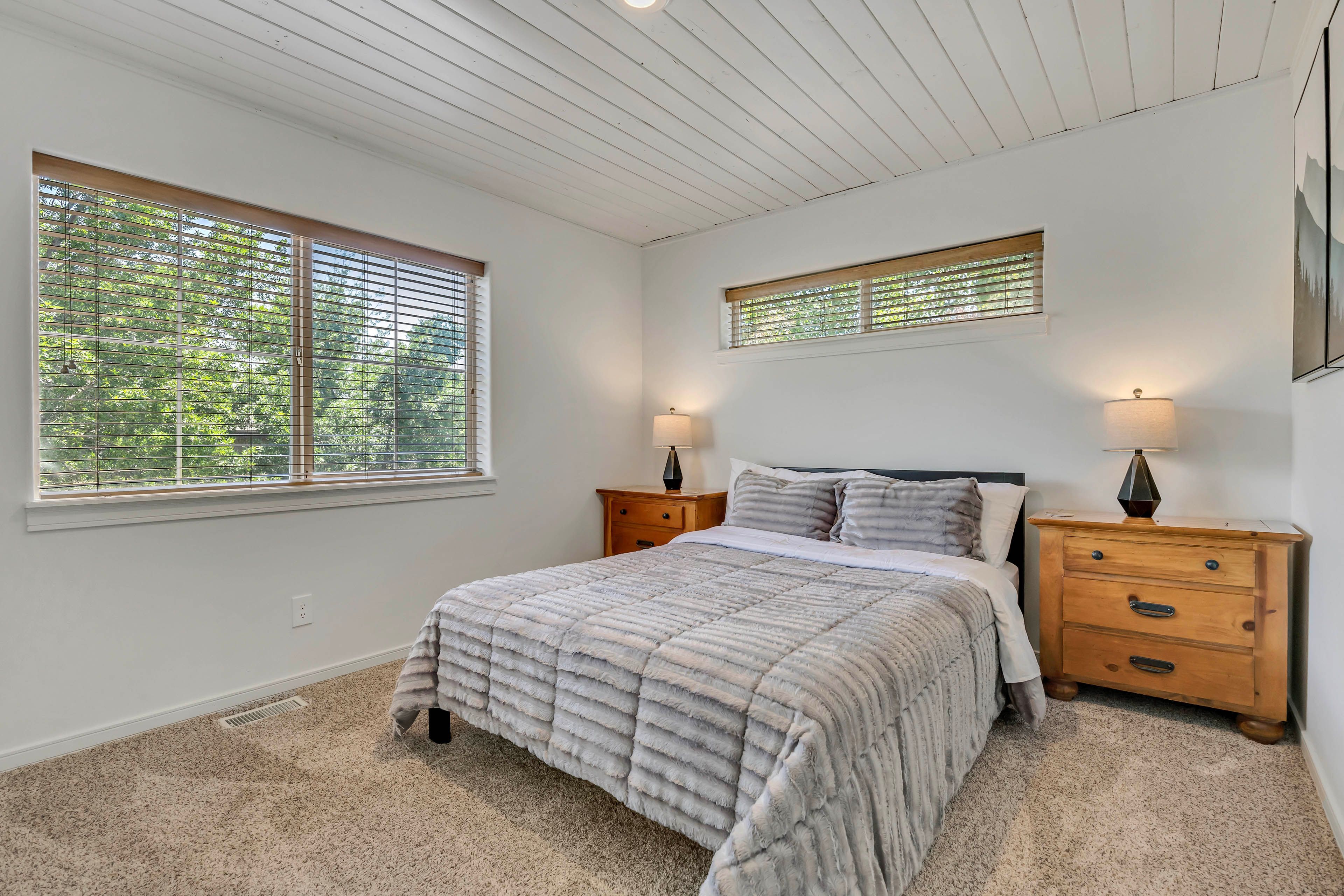 Bedroom 2 | Queen Bed | Upper Level