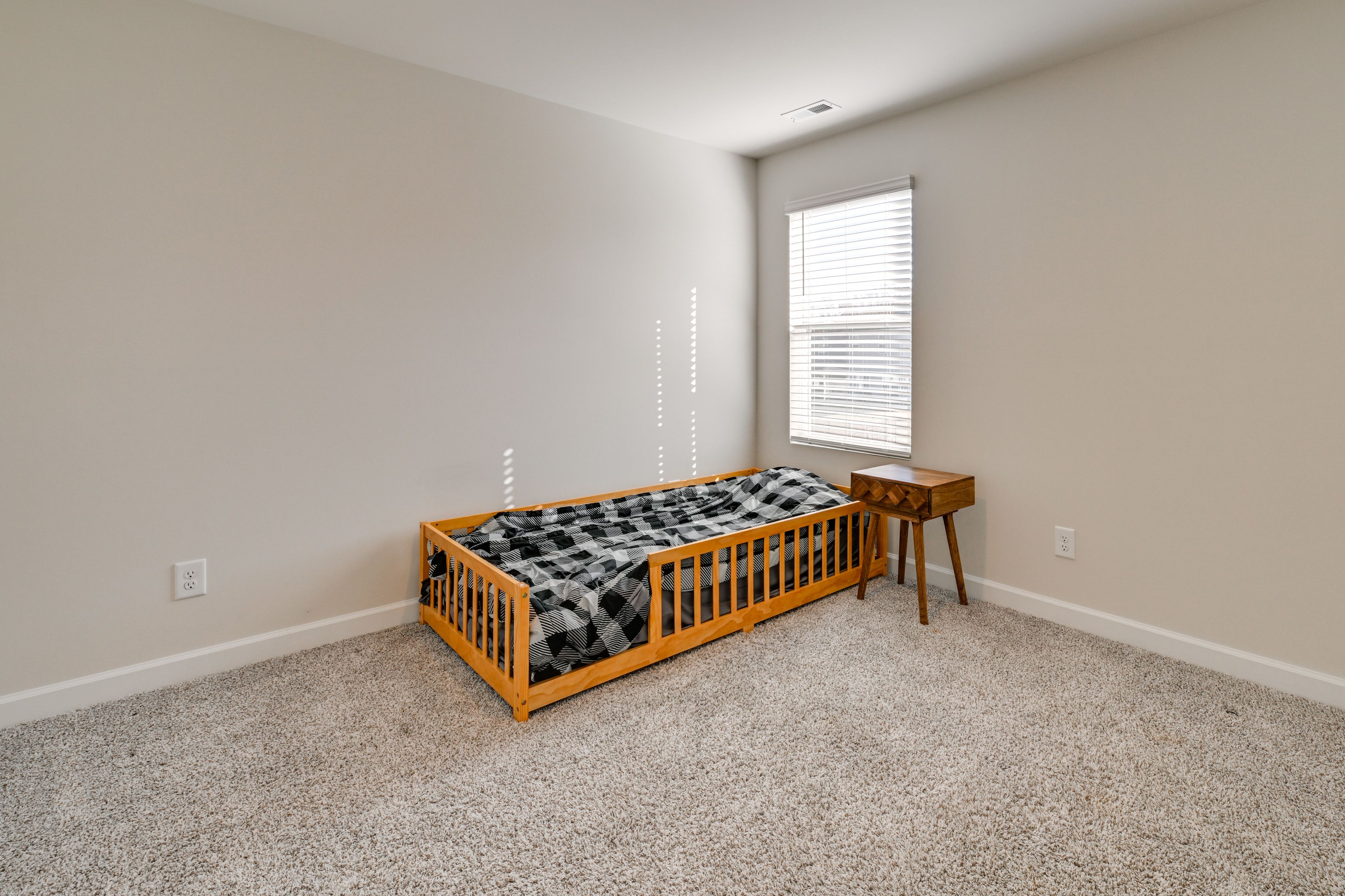 Bedroom 4 | 2nd Floor | Twin Bed