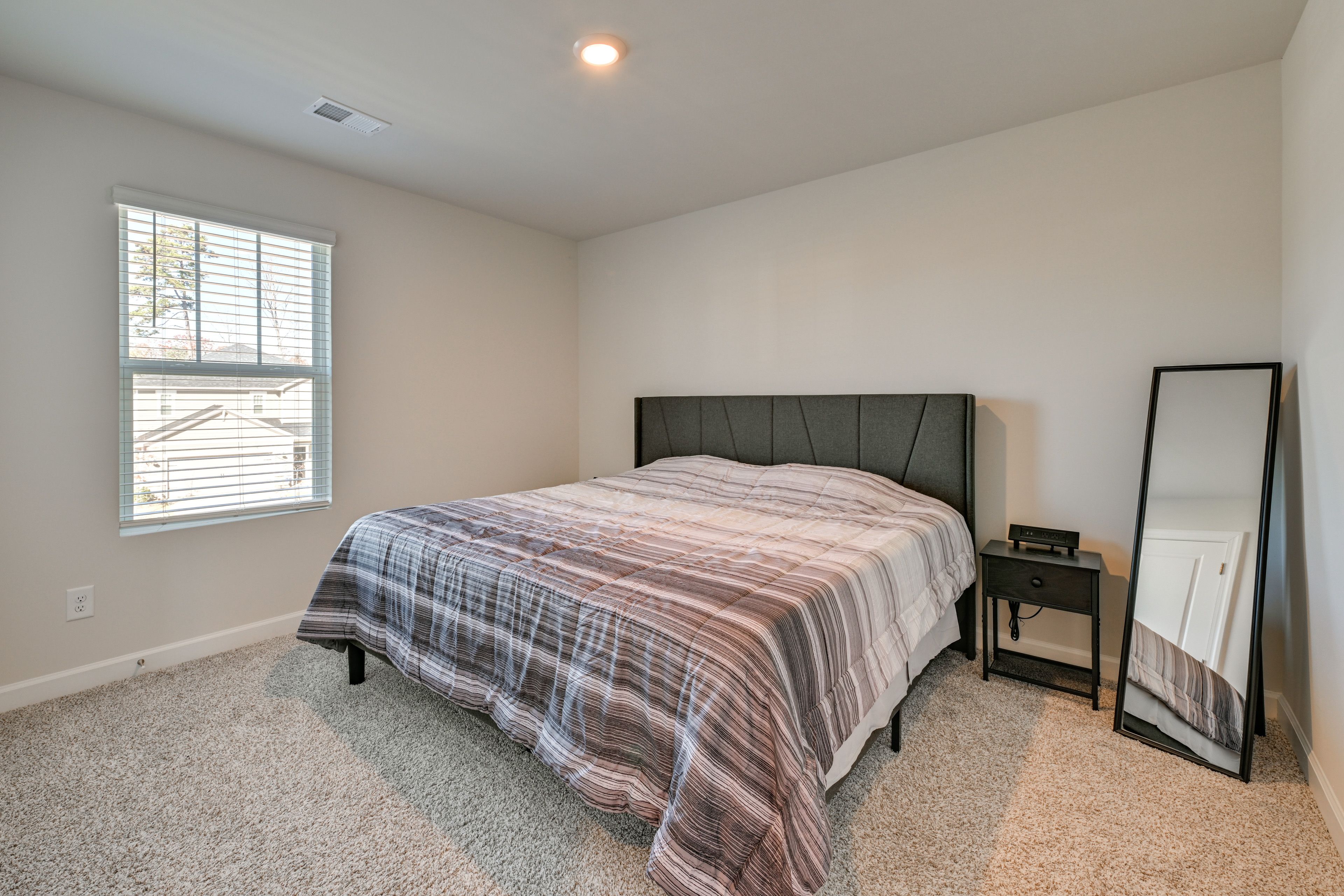 Bedroom 2 | 2nd Floor | King Bed