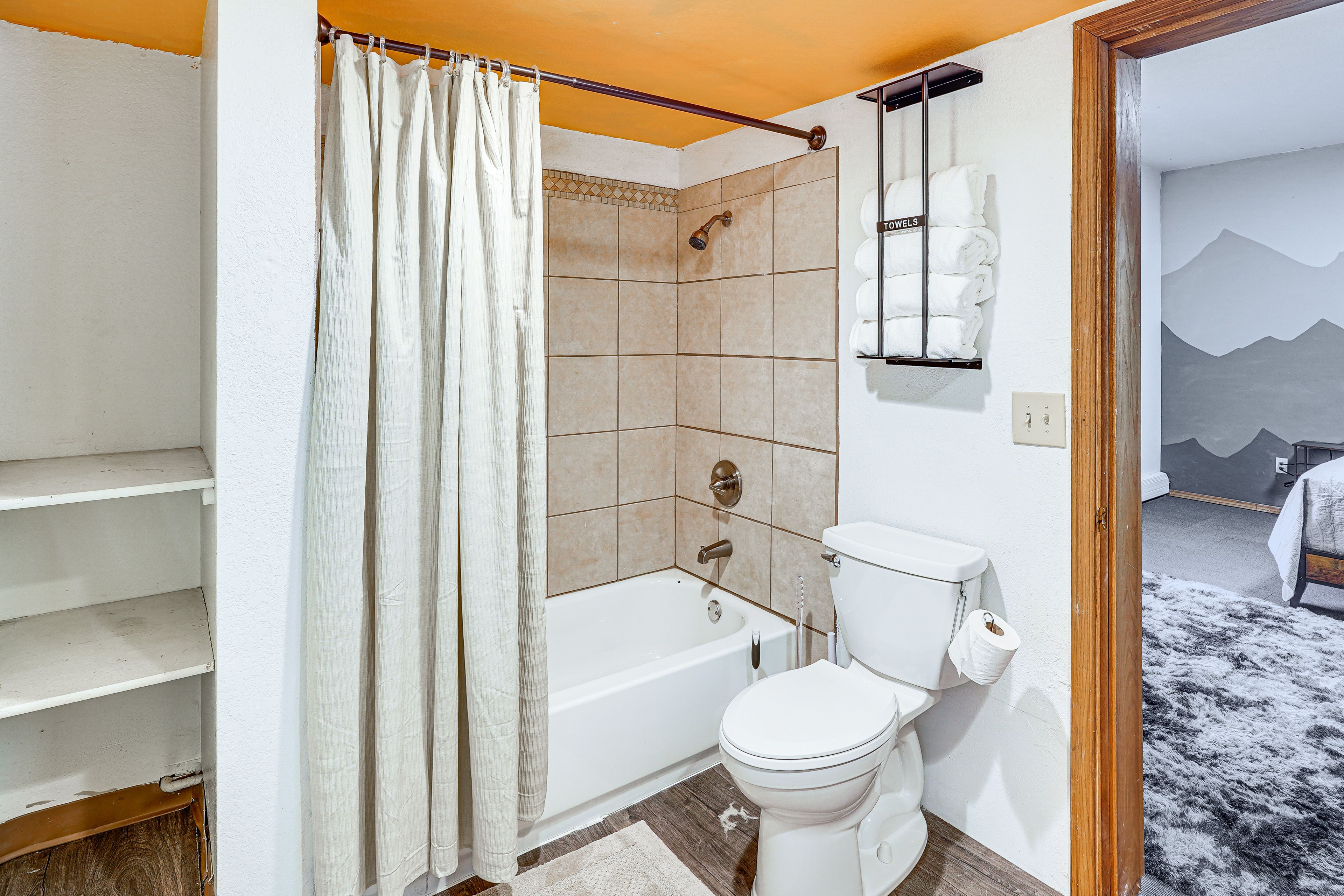 En-Suite Bathroom | Lower Level