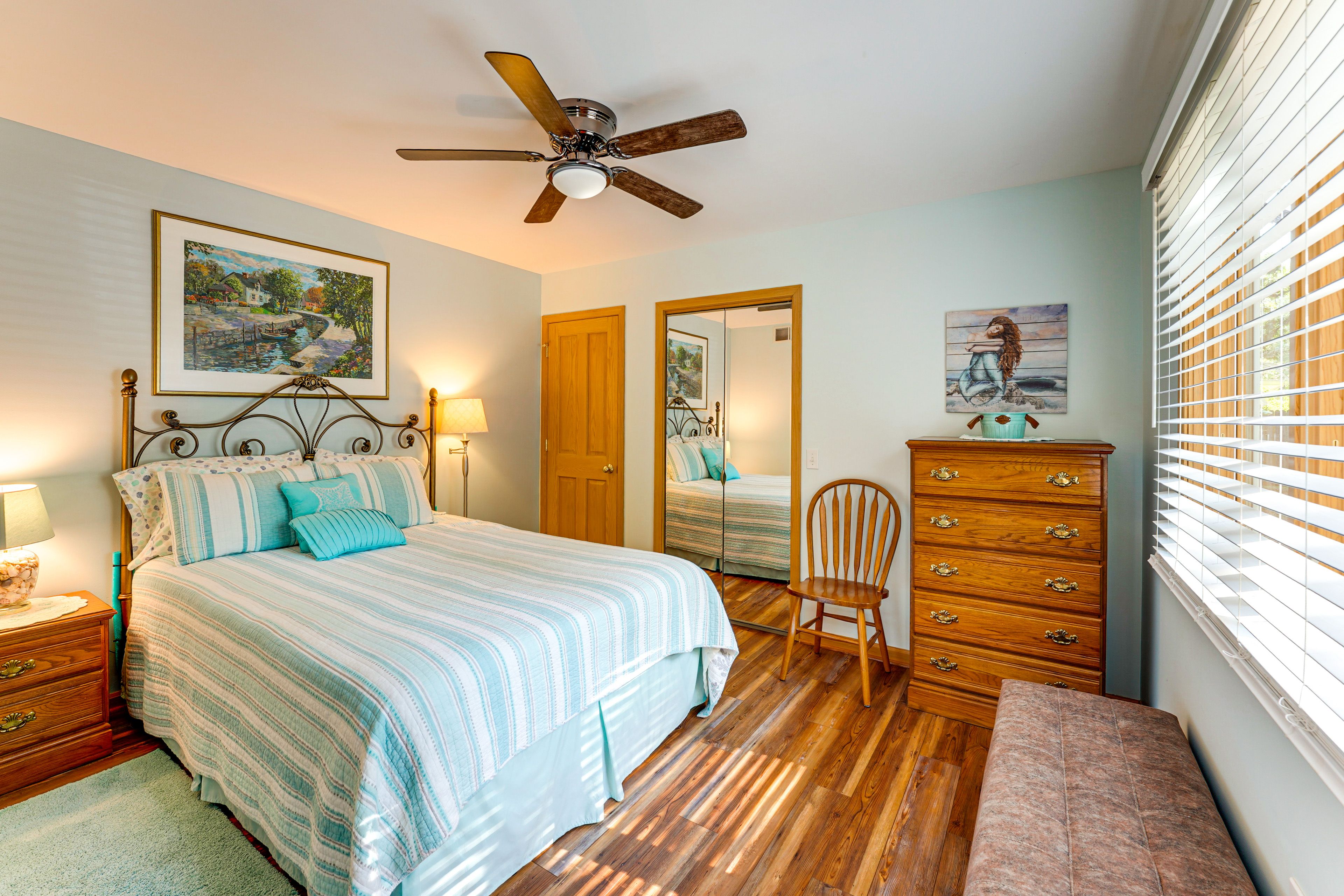 Bedroom 1 | Queen Bed | Linens Provided