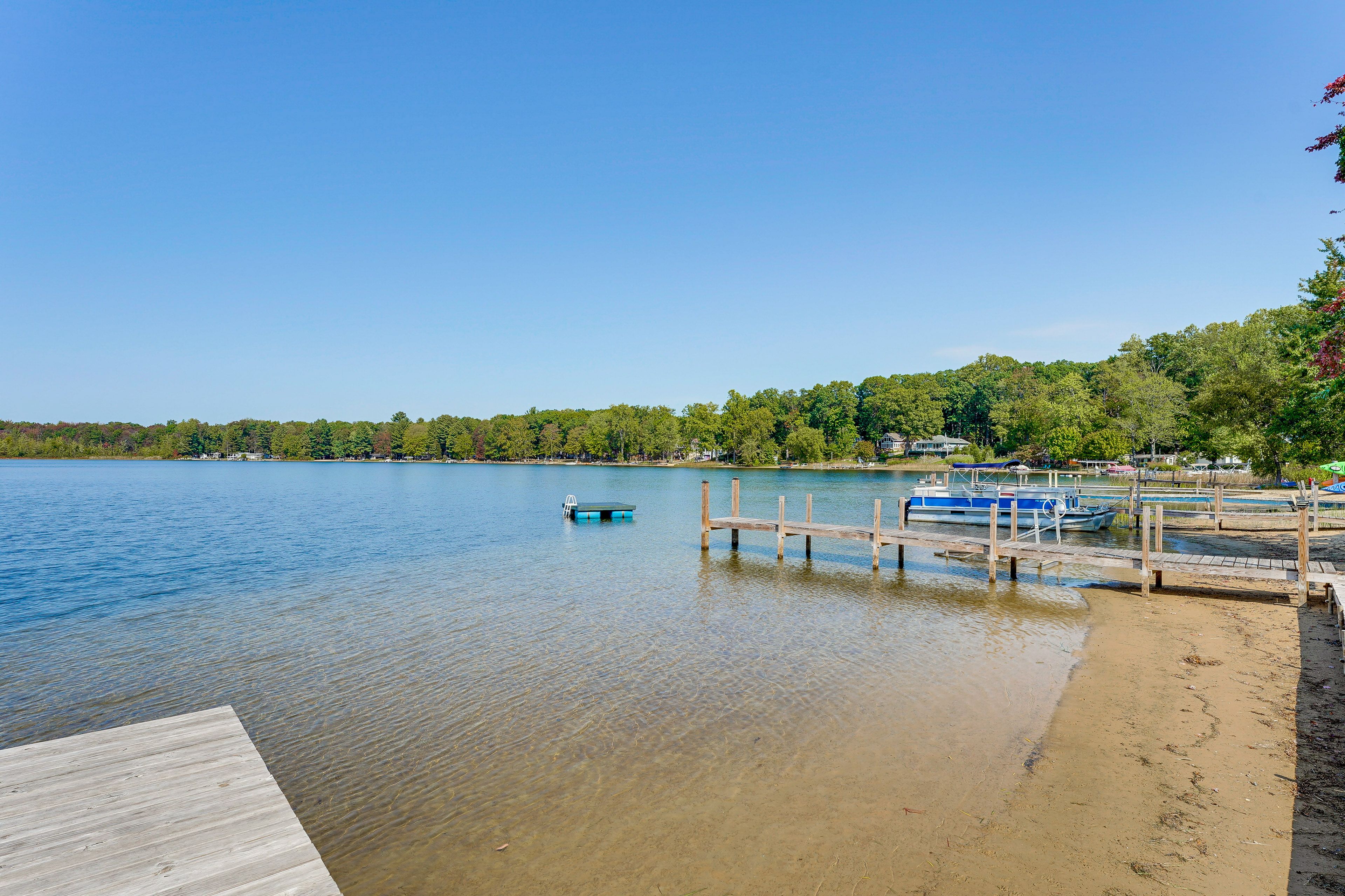 Shared Boat Dock | Silver Lake On-Site