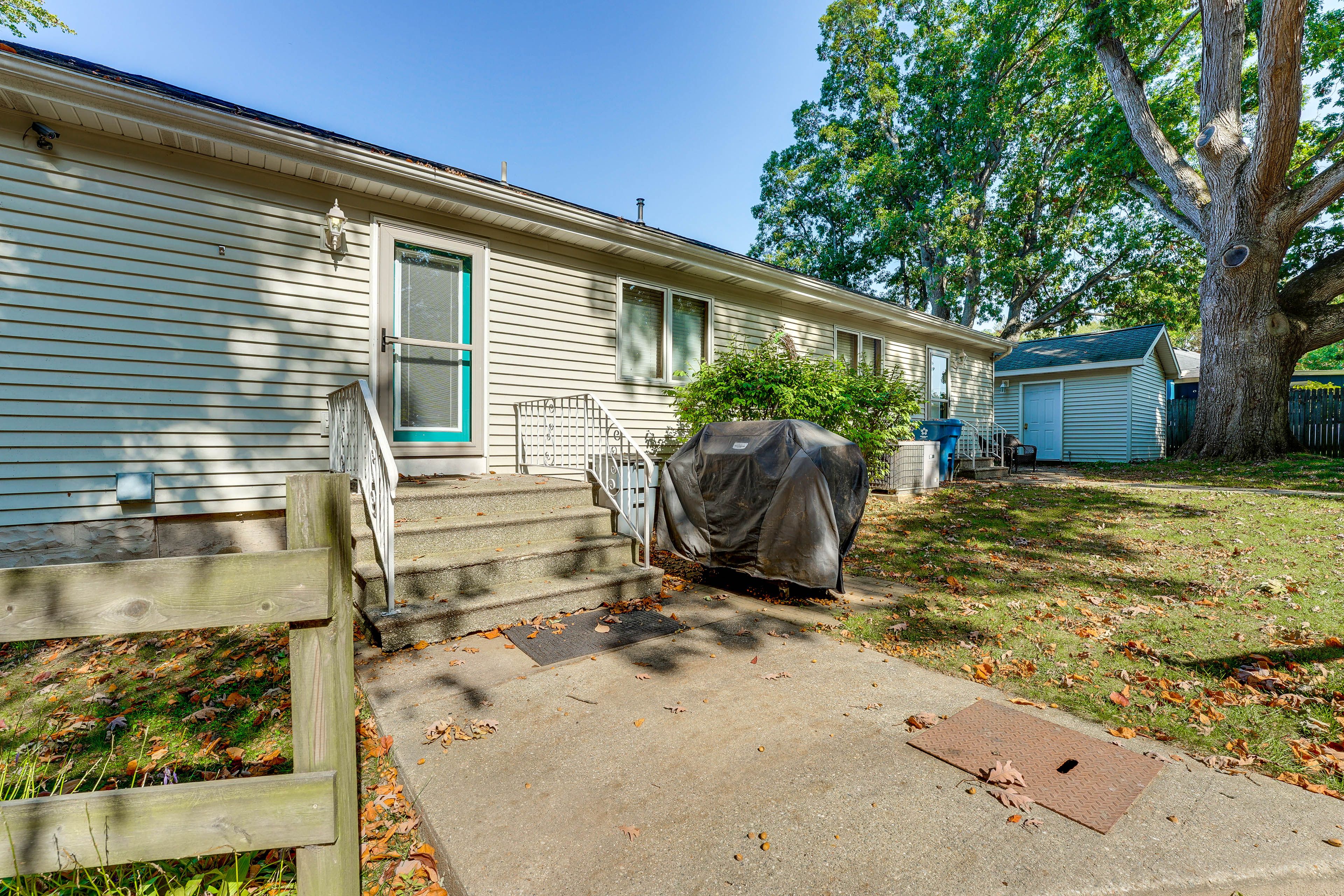 Front Yard | Gas Grill