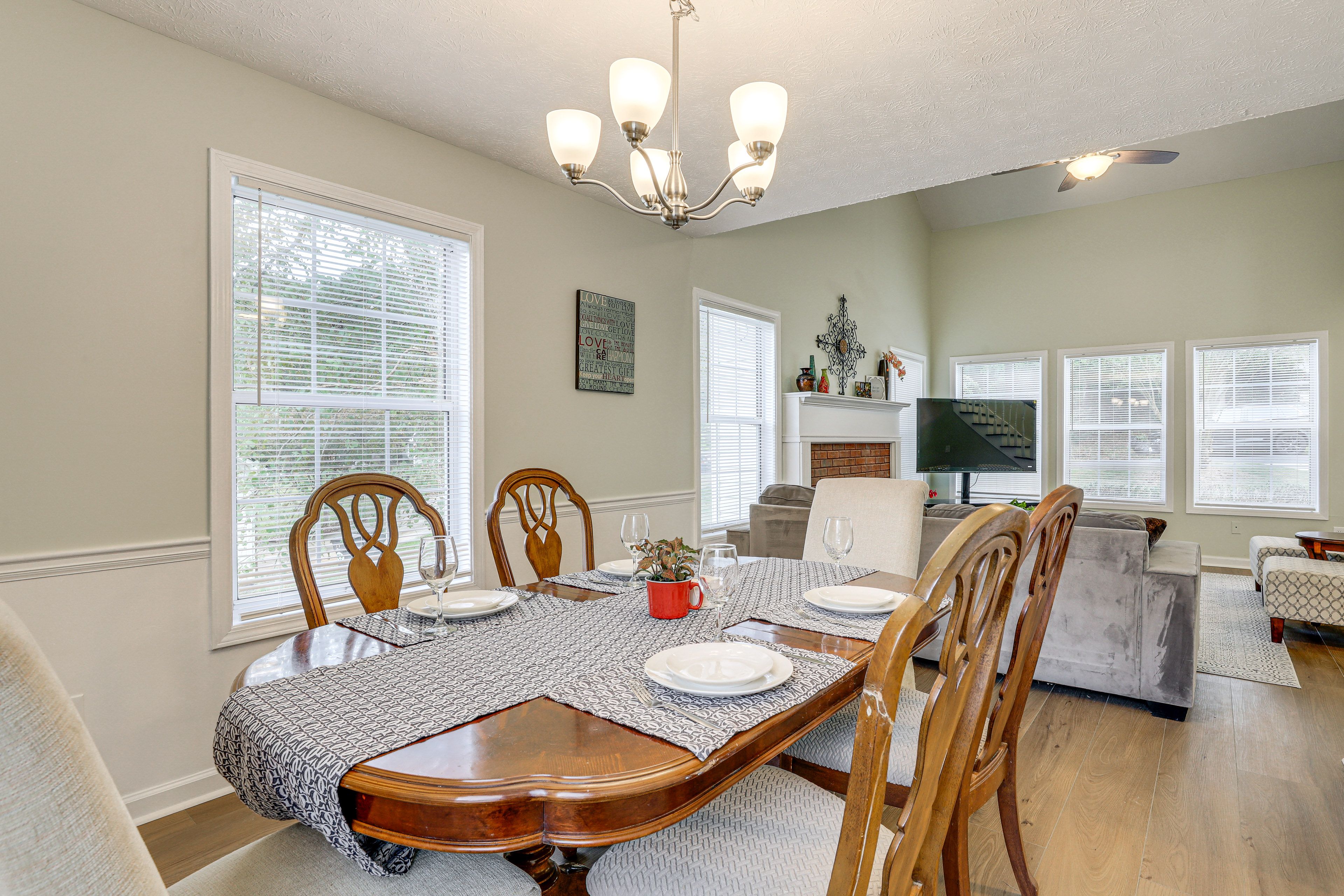 Dining Area | Dishware & Flatware Provided | 1st Floor