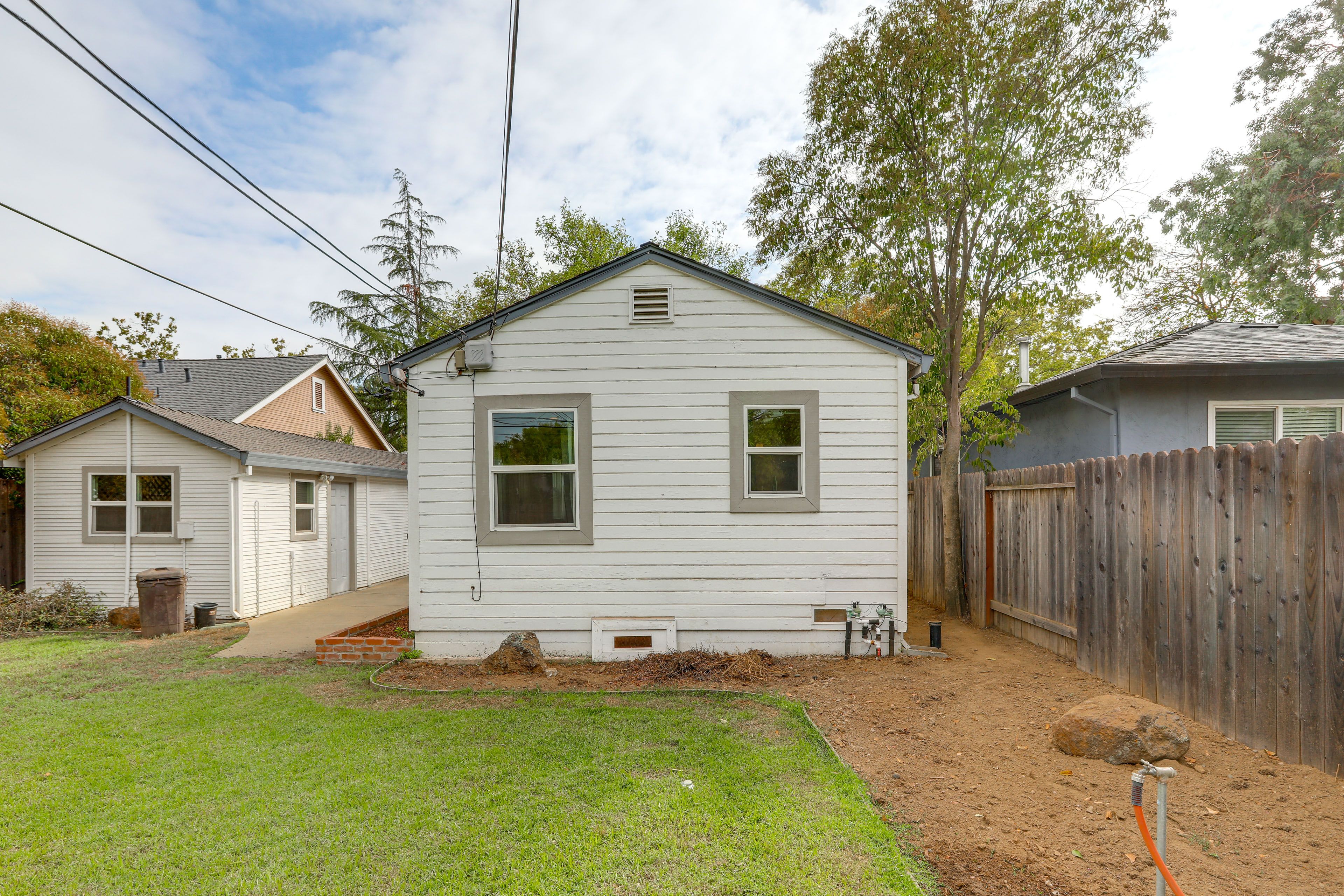 Studio Exterior | Parking | Shared Driveway (1 Vehicle) | Street Parking