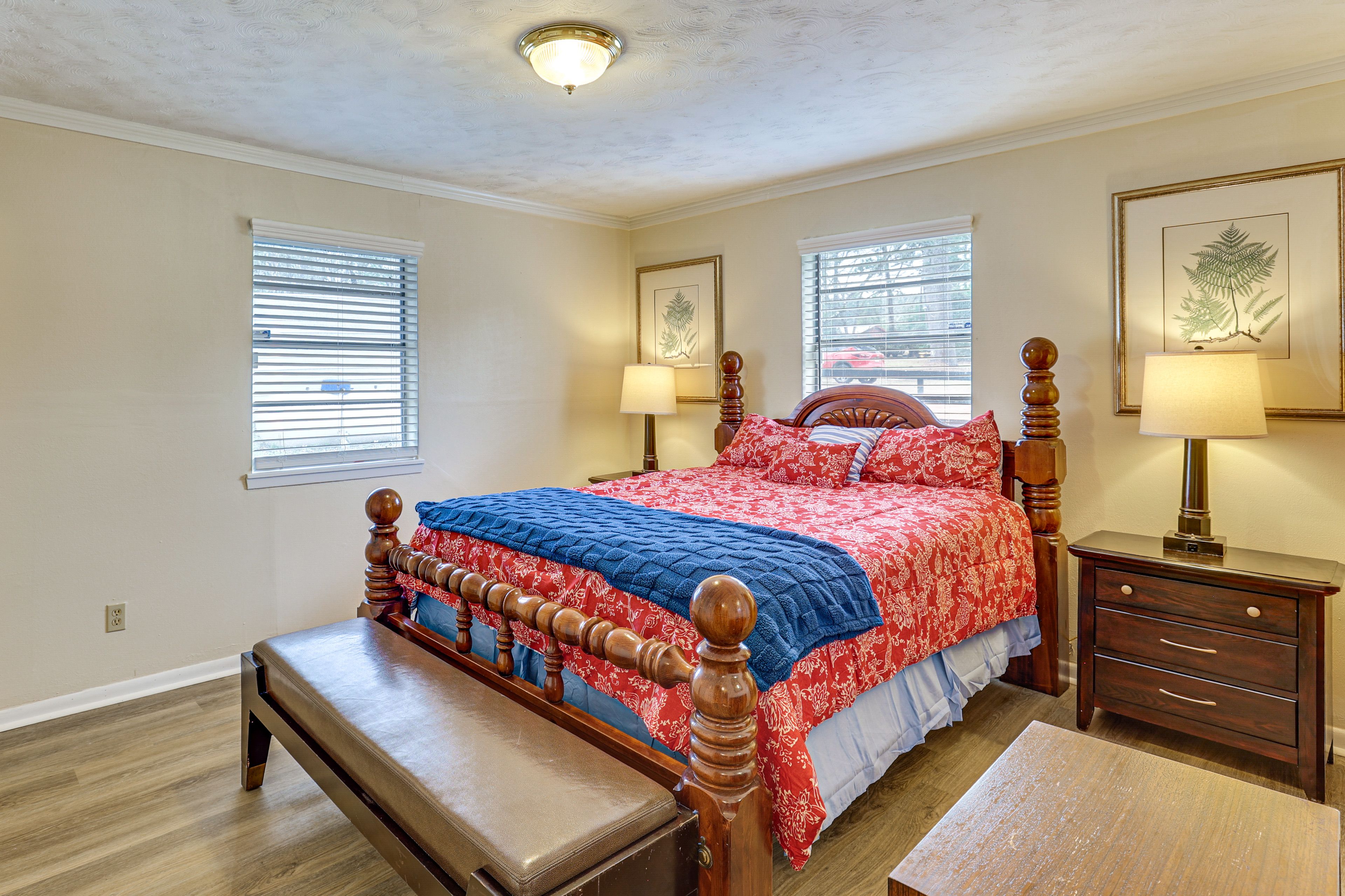 Bedroom 2 | Queen Bed