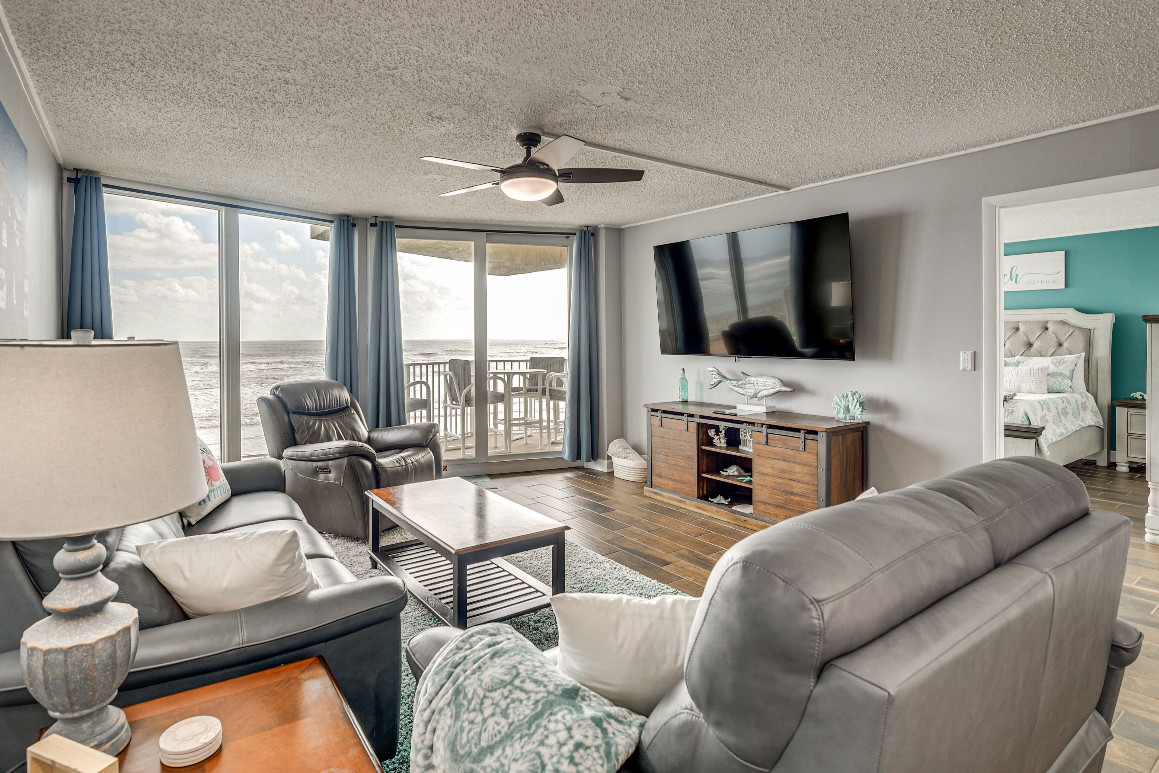Living Room | Free WiFi | Smart TV | Central A/C | 1,200 Sq Ft