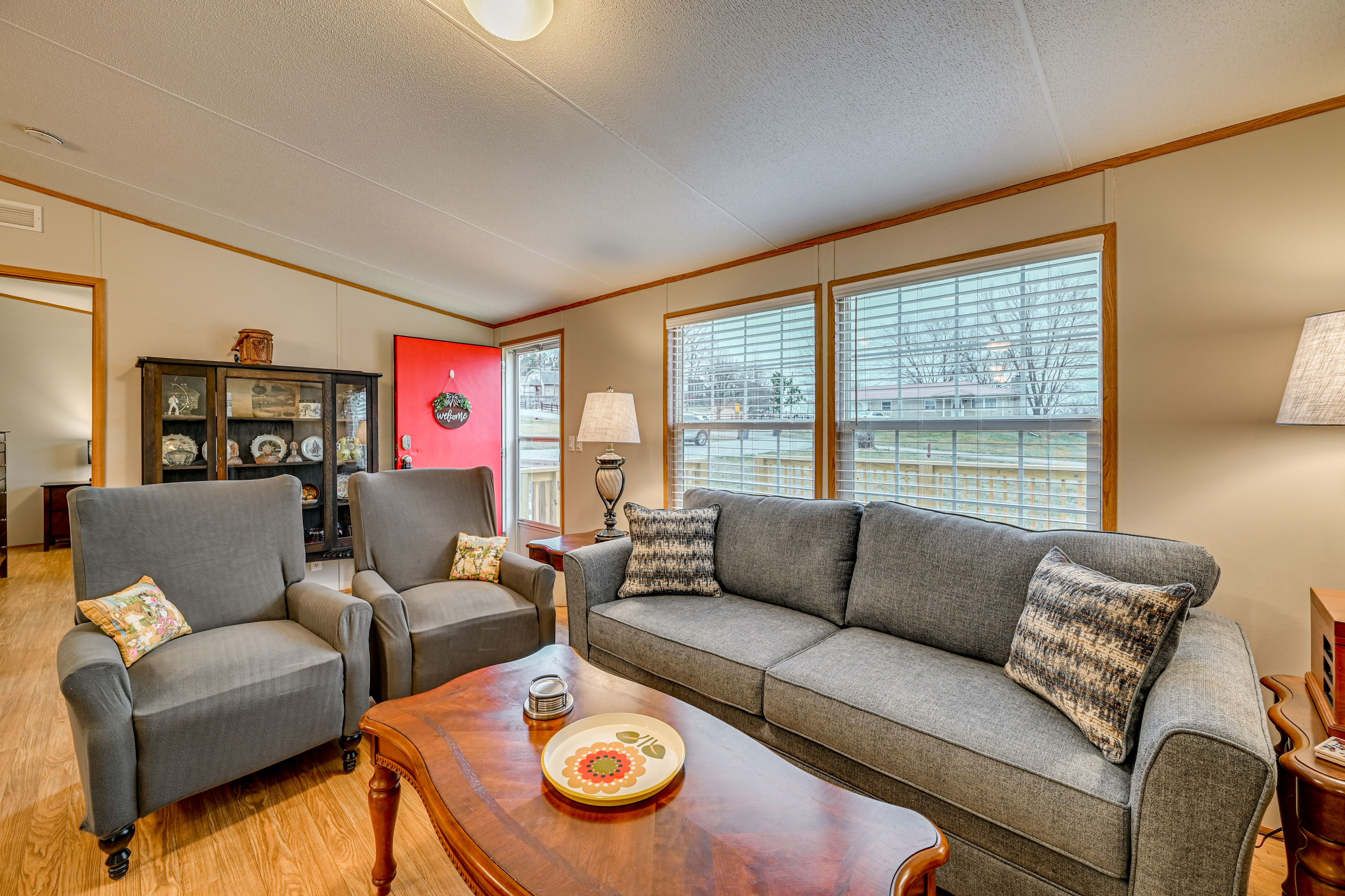 Living Room | Queen Sleeper Sofa