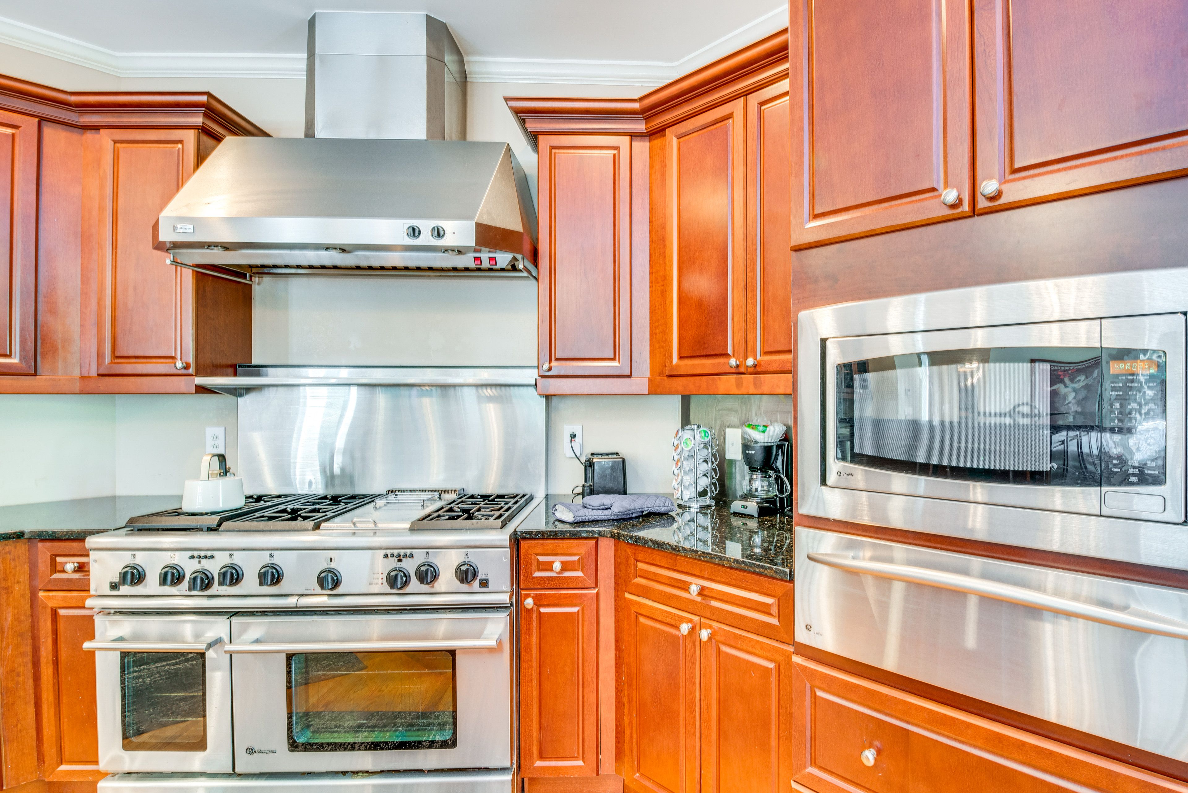 Kitchen | Main Level | Keurig & Drip Coffee Makers | Toaster | Cooking Basics