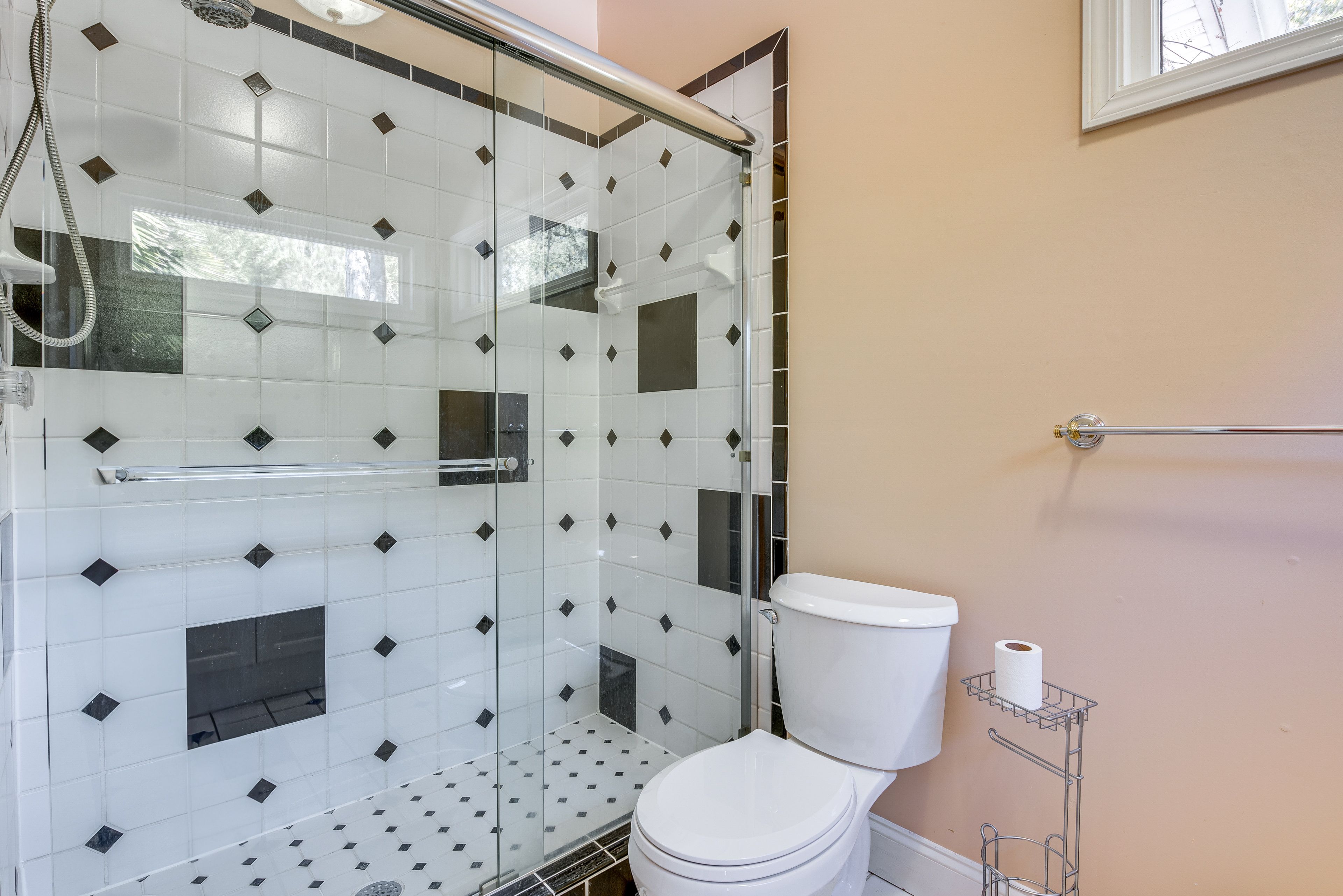 Full Bathroom | Main Level