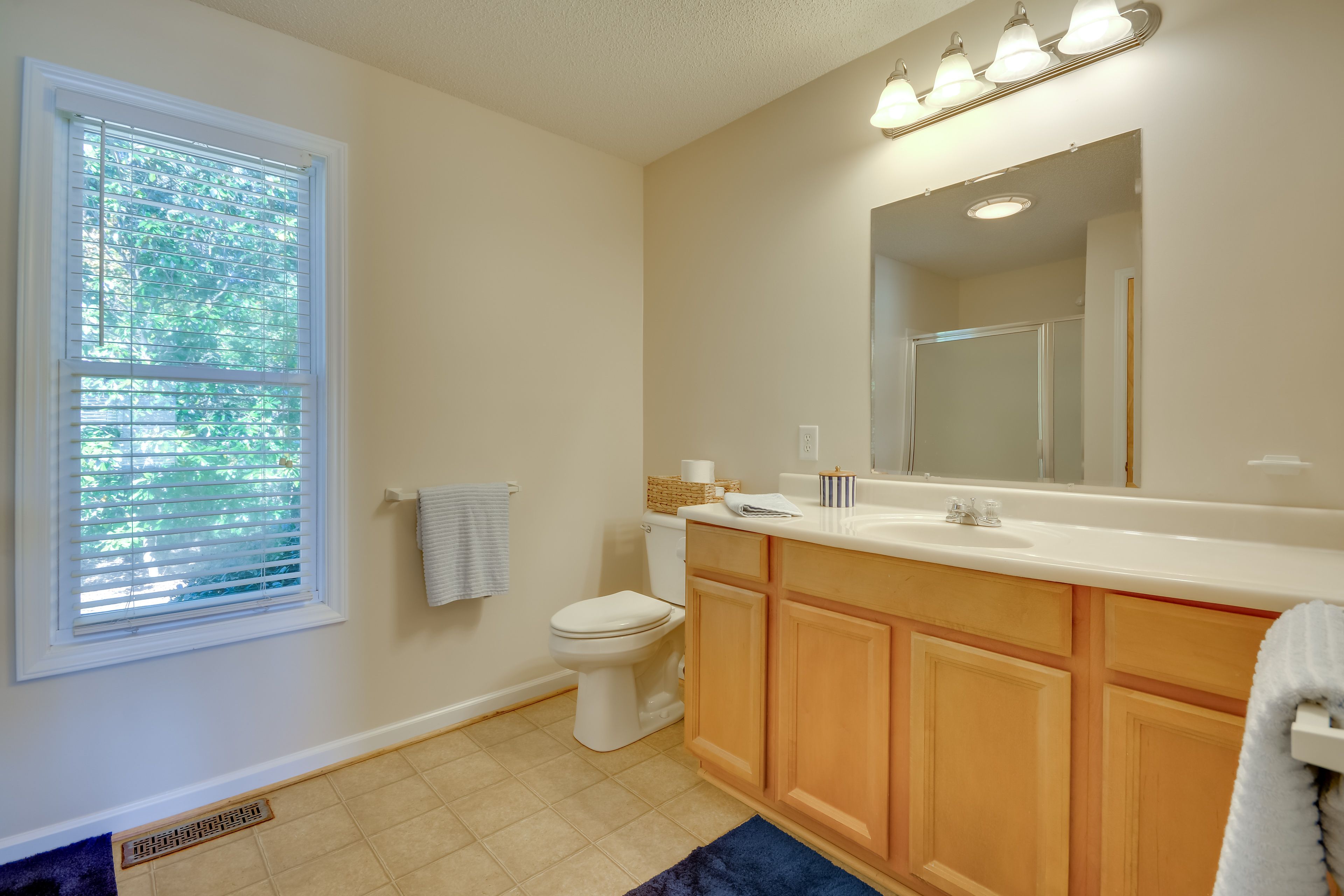 Bathroom | Shower | Towels Provided