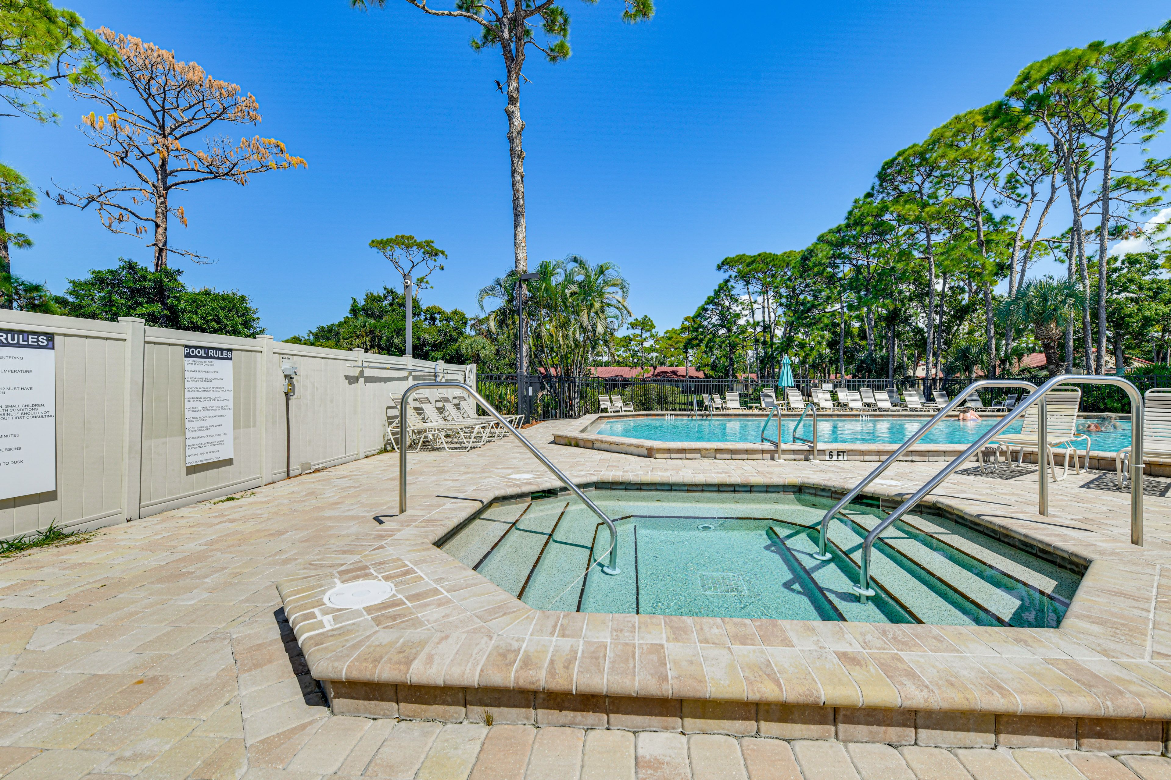 Outdoor Pool & Hot Tub