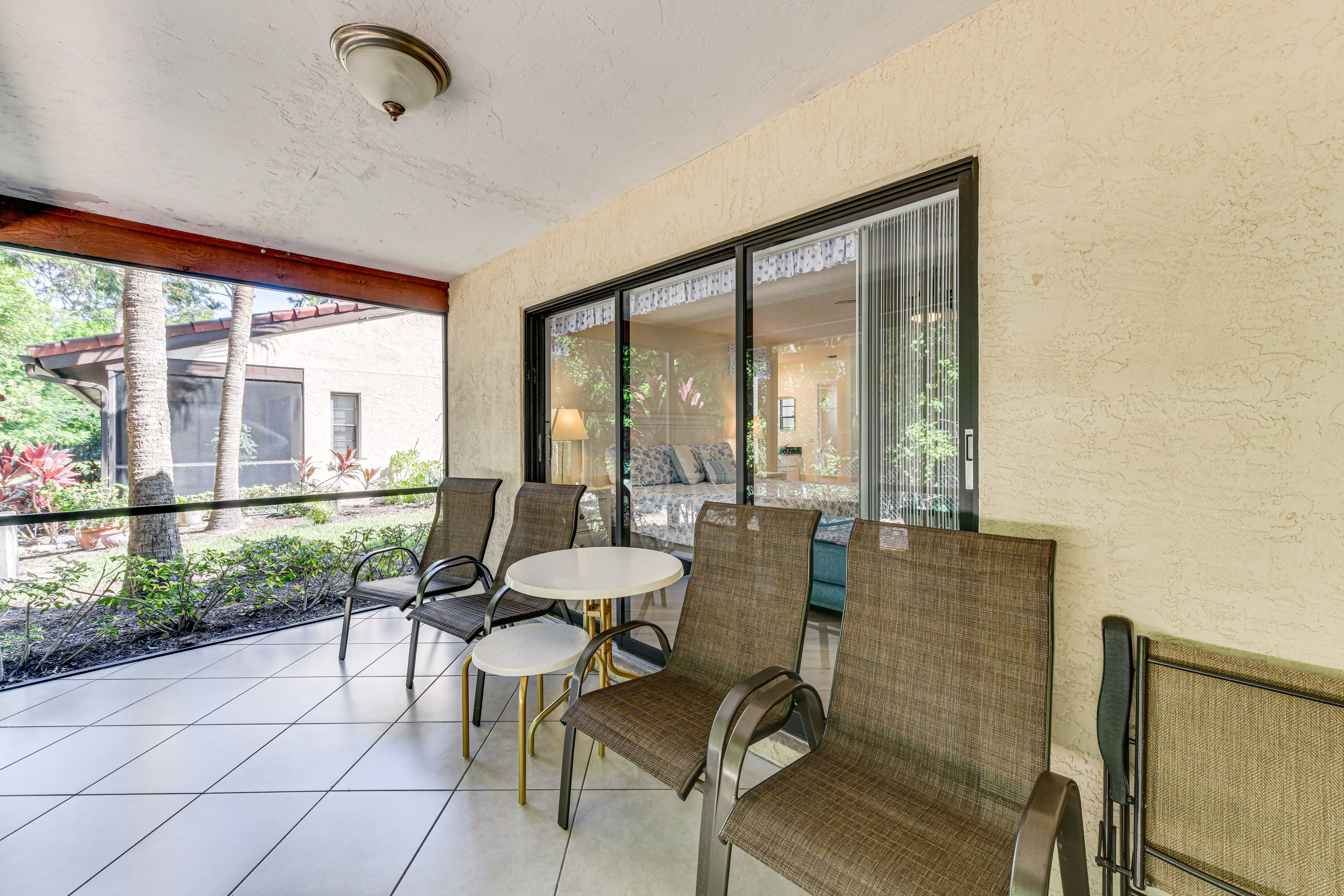 Screened Porch | Outdoor Seating