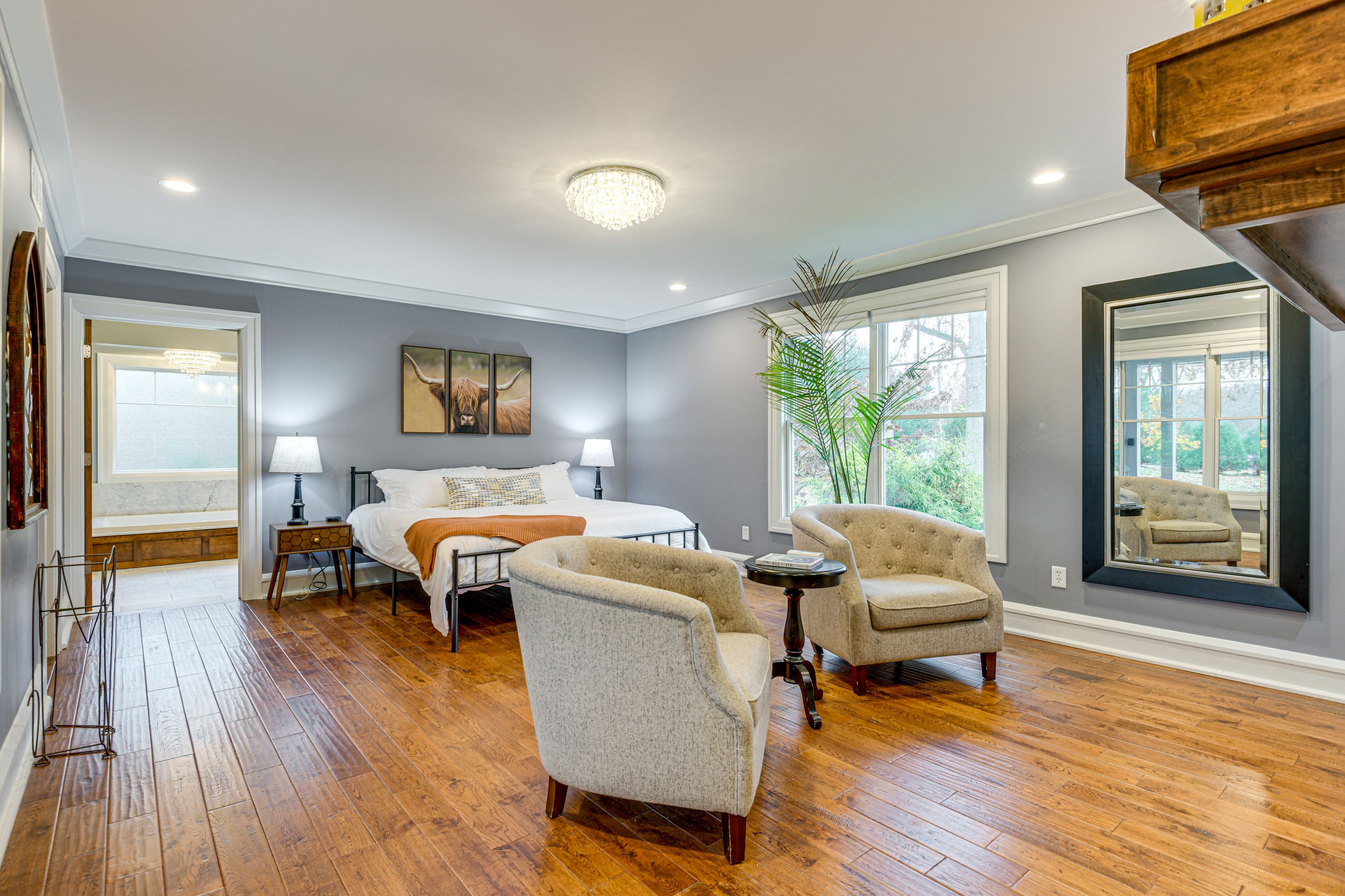 Bedroom 1 | King Bed | Gas Fireplace | 1st Floor