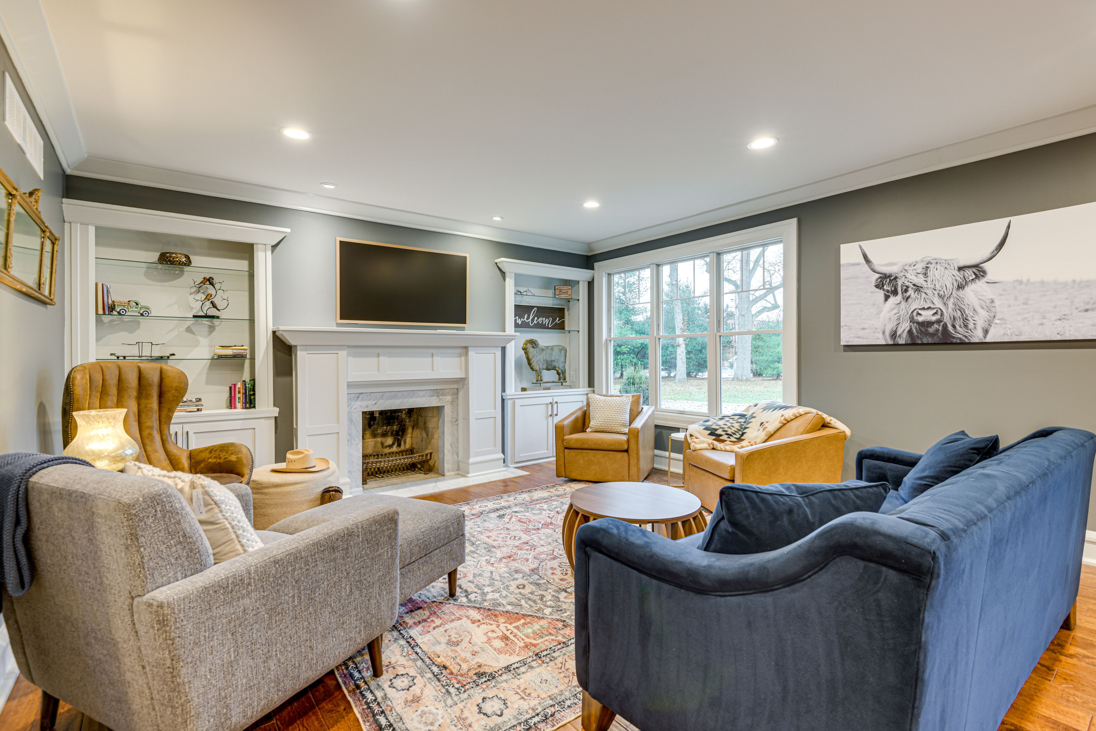 Living Room | Free WiFi | Central Heat & A/C