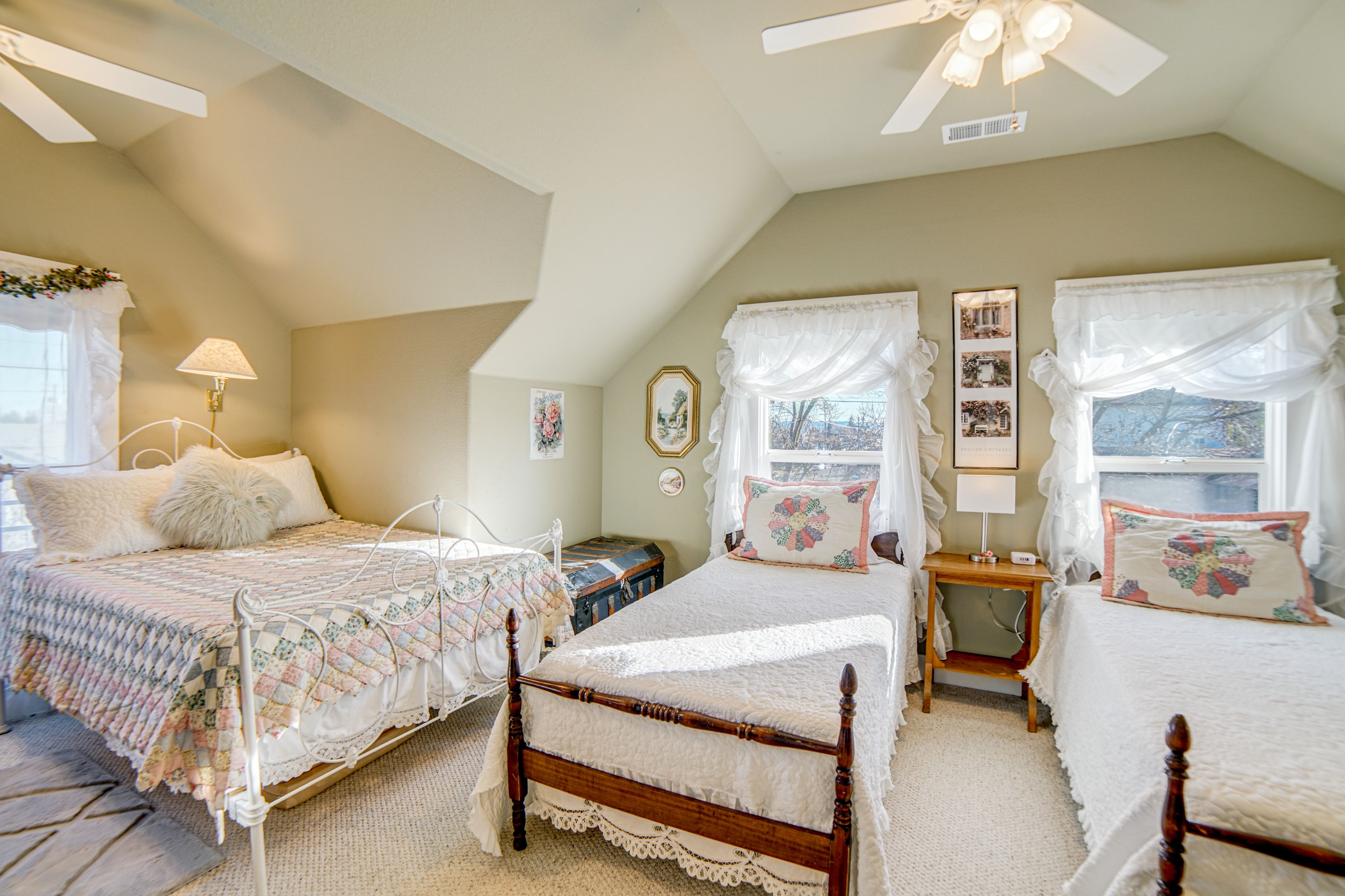 Bedroom 6 | Suite Sisters | Full Bed | 2 Twin Beds | Twin Bunk Bed | 2nd Floor
