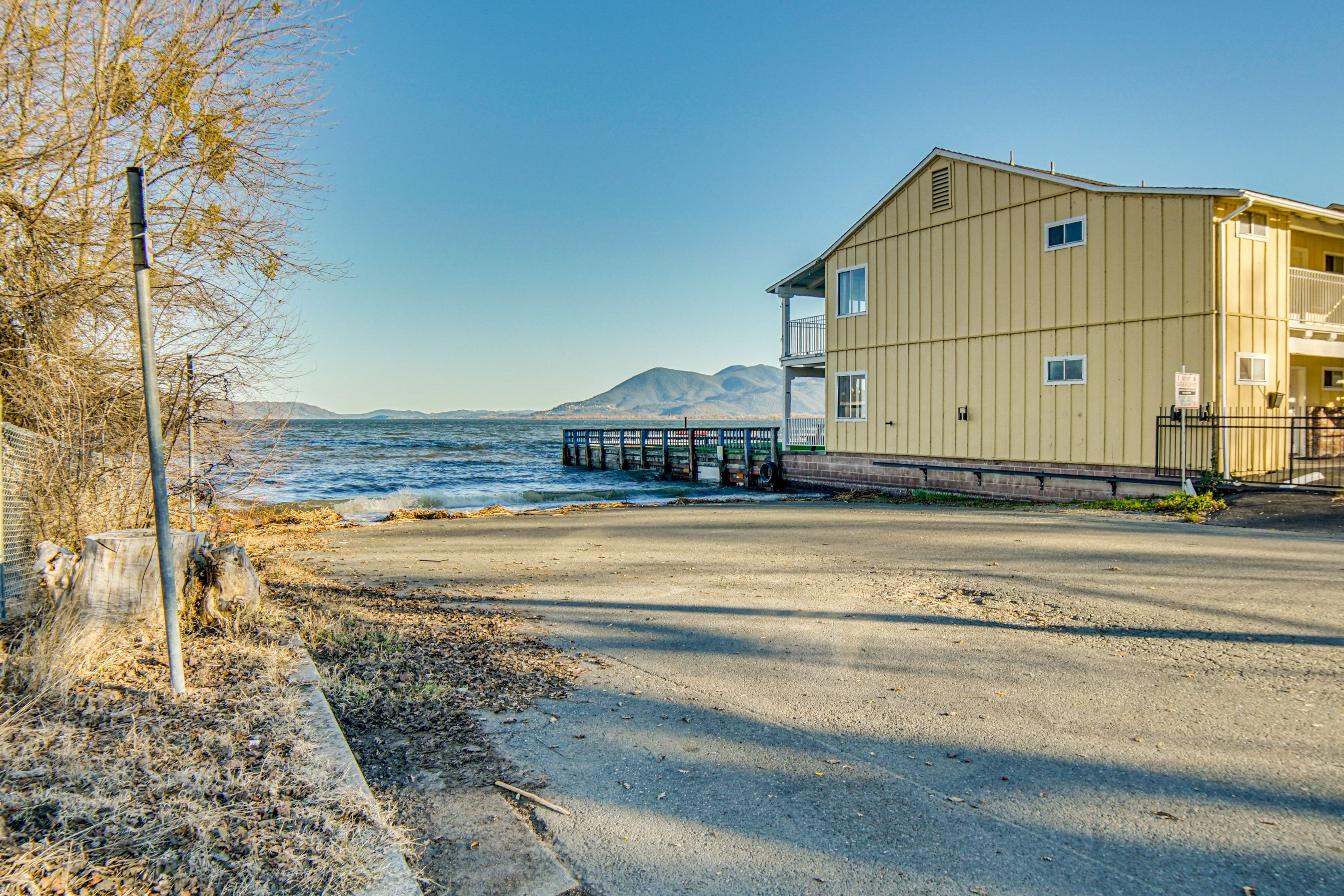 Half-Block to Public Boat Launch