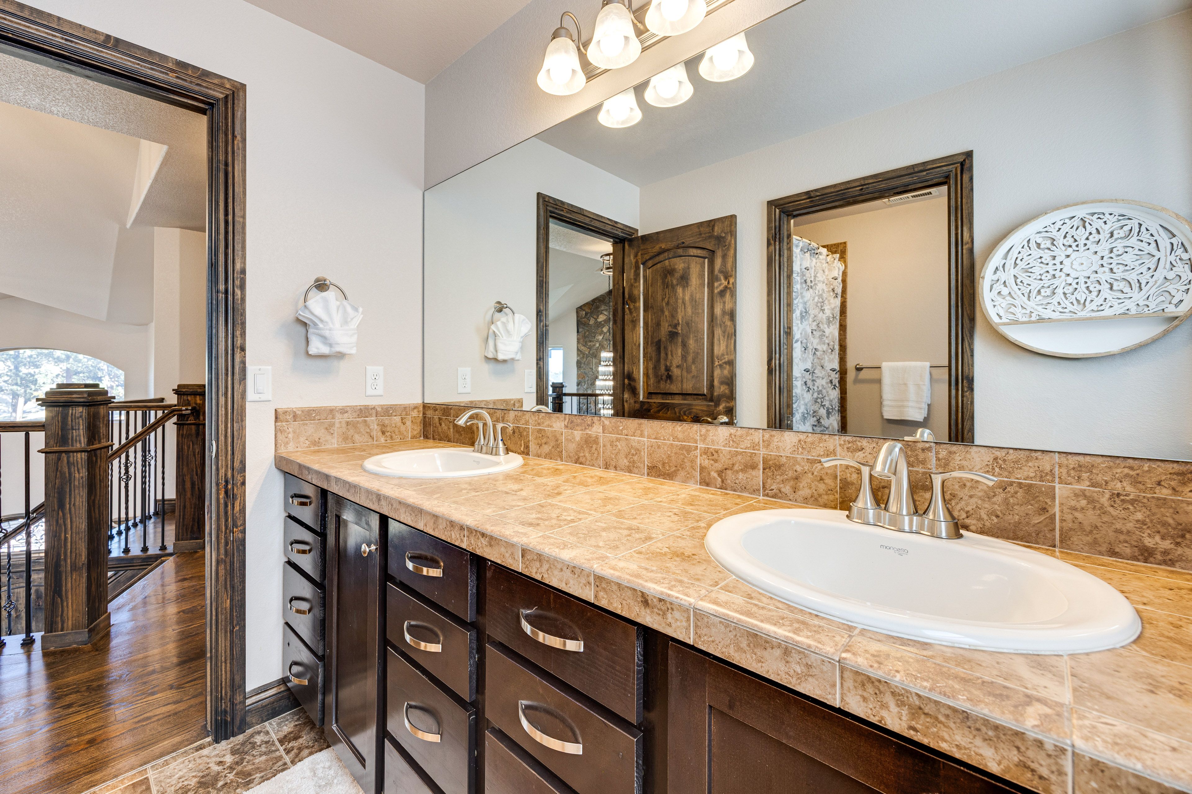 Bathroom | 2nd Floor