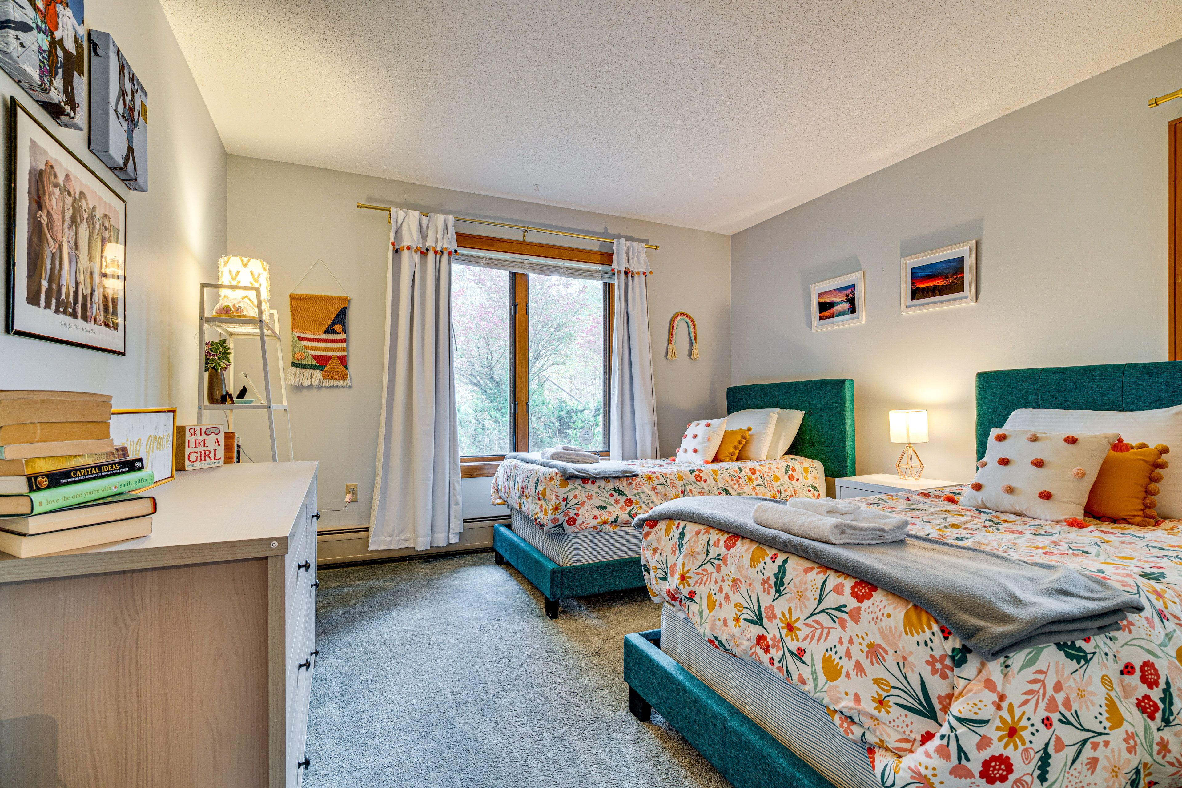 Bedroom 1 | 2 Twin Beds | 1st Floor