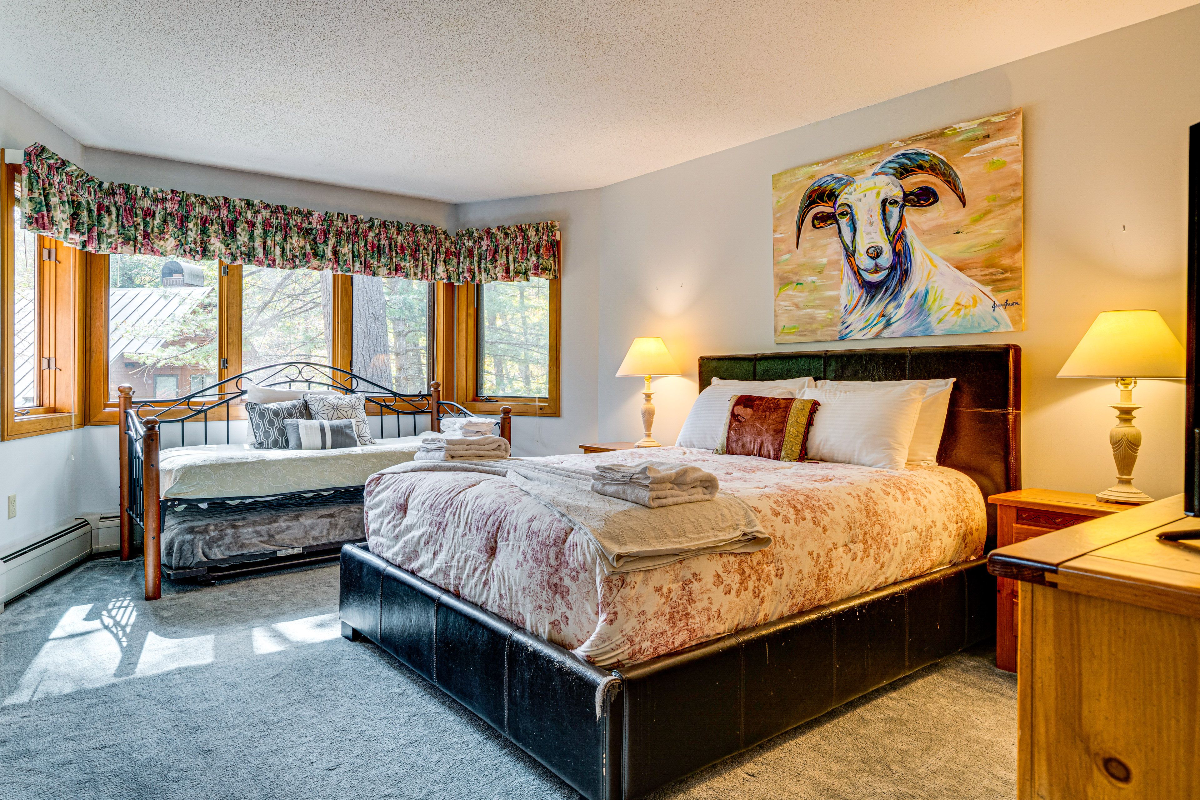 Bedroom 4 | Queen Bed | Twin Daybed w/ Twin Trundle | 2nd Floor