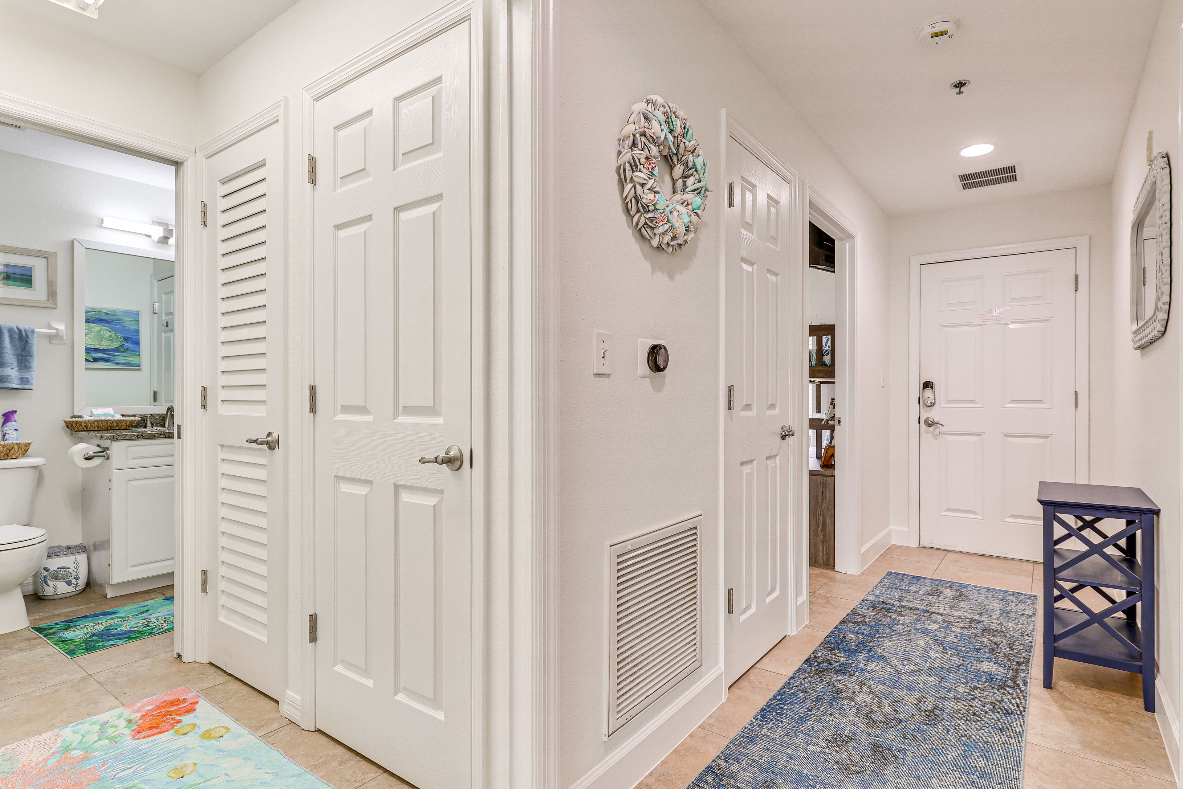 Front Entryway | 5th-Floor Unit