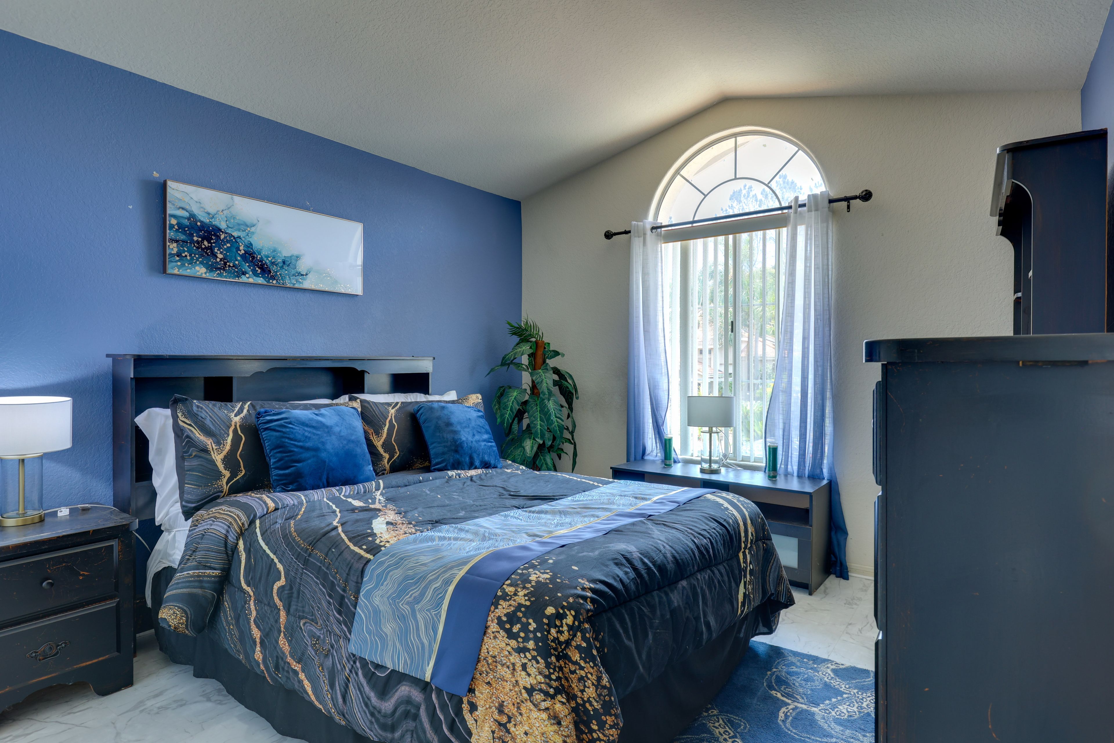 Bedroom 2 | Queen Bed | 2nd Floor