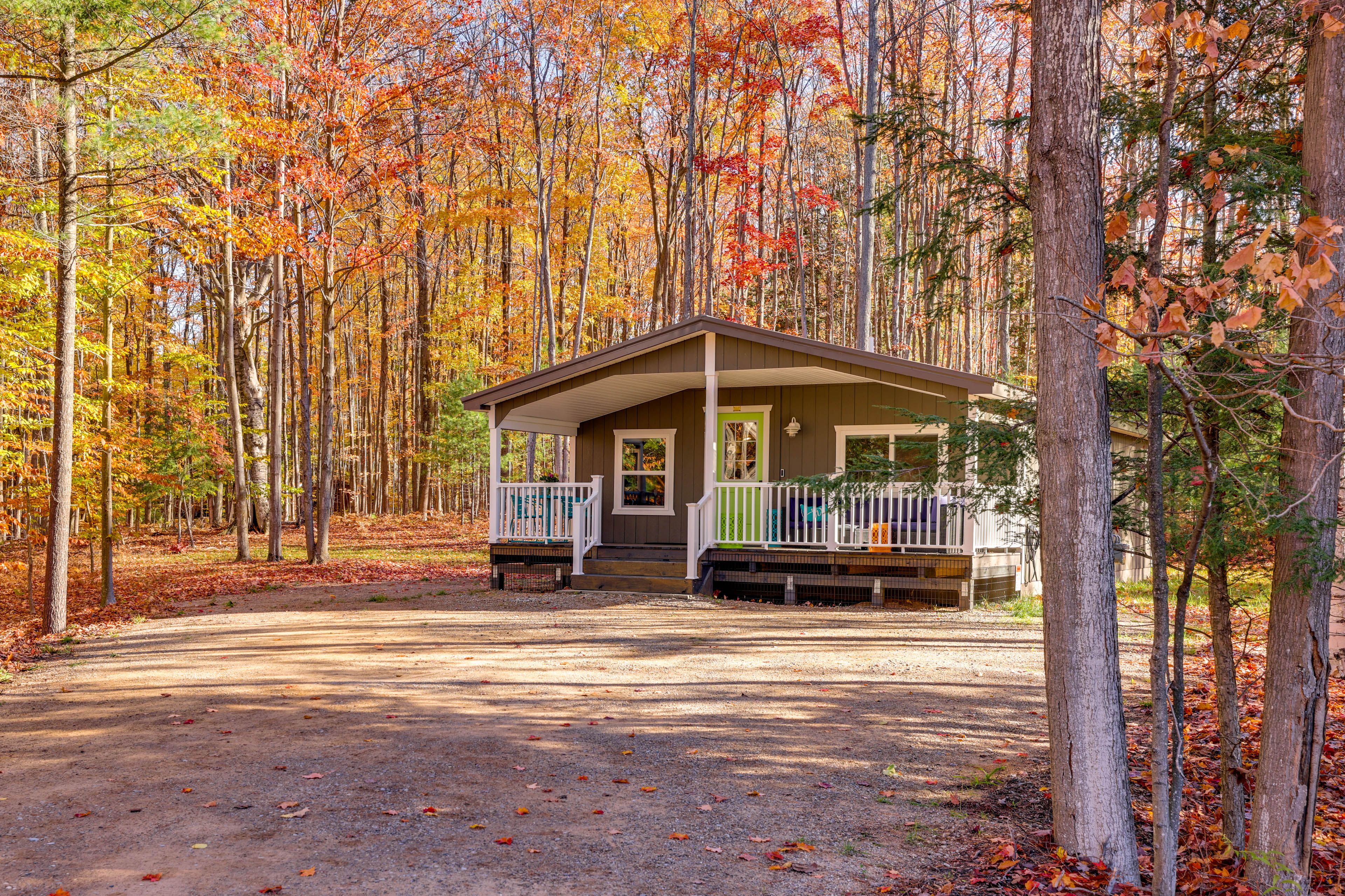 Parking | Driveway (6 Vehicles) | RV/Boat/Farm Animal/Horse Trailer Parking