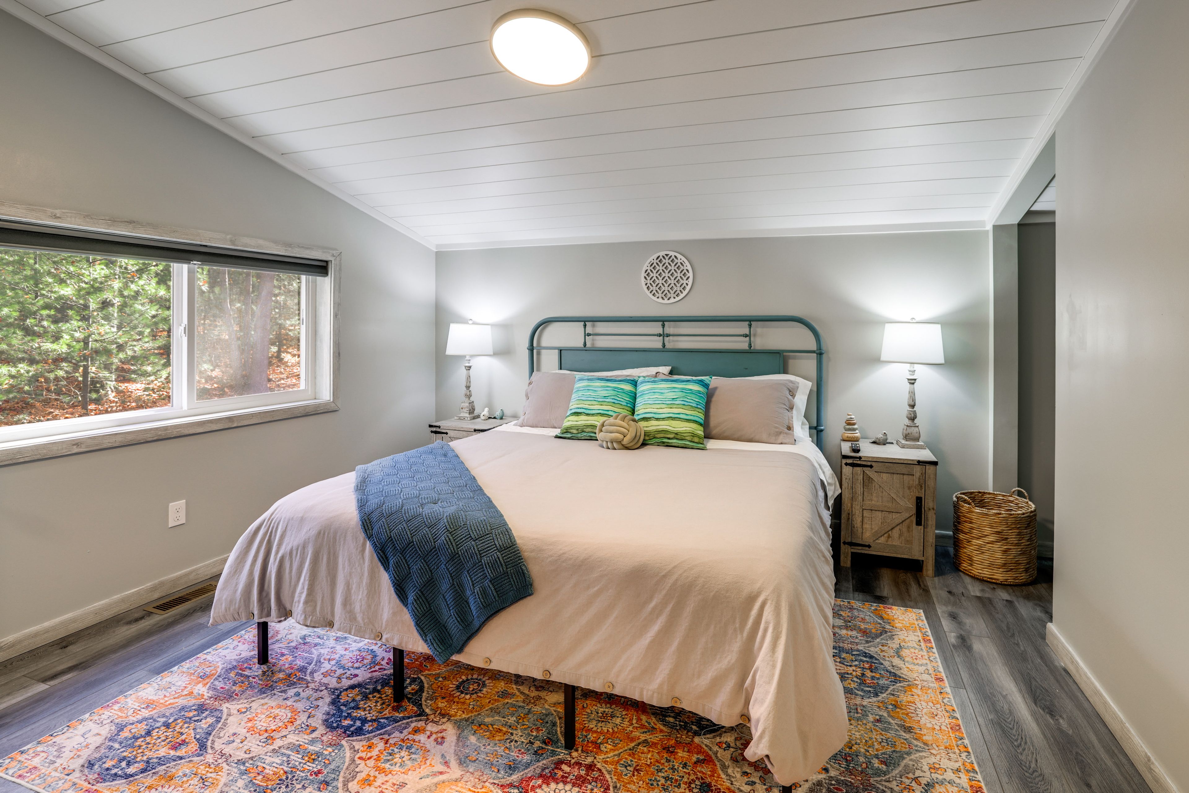 Bedroom 1 | King Bed