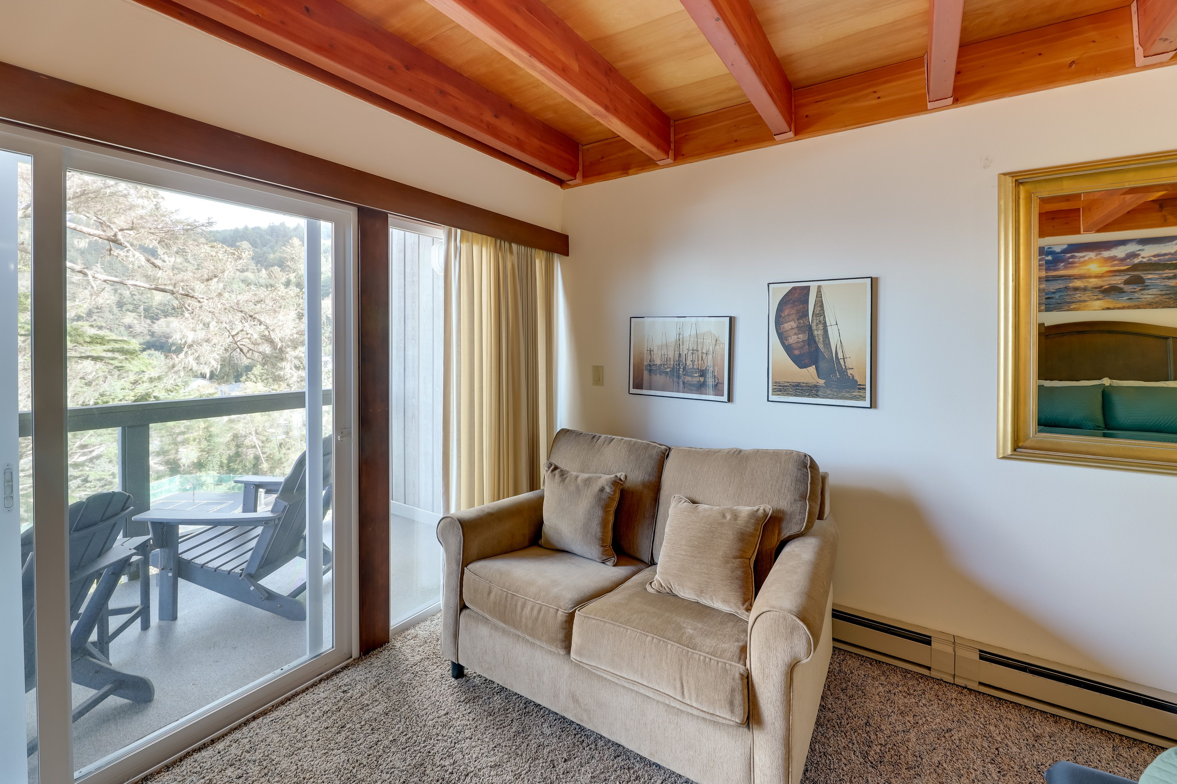 Studio Interior | Free WiFi | Smart TV