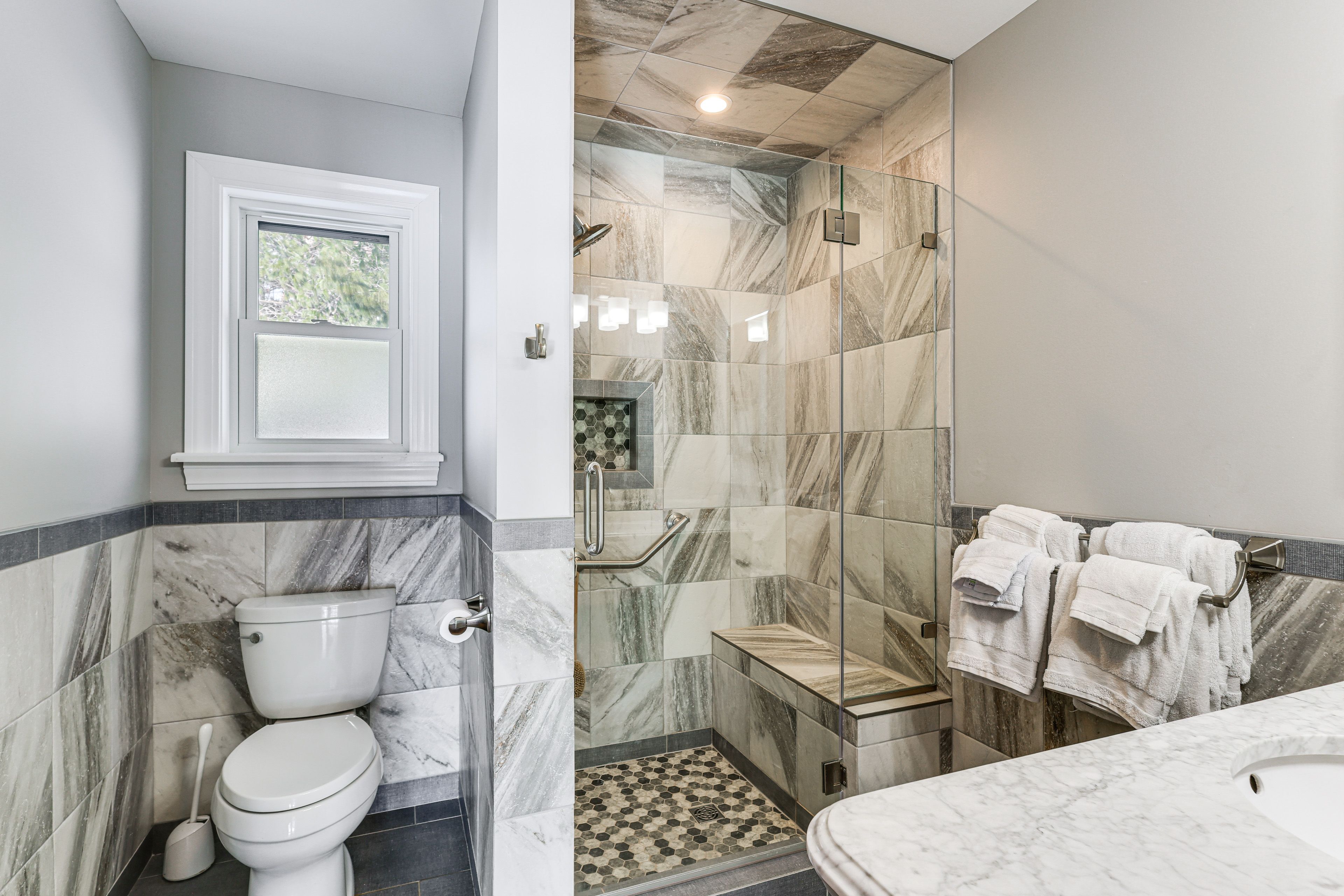 Full Bathroom | Upper Level