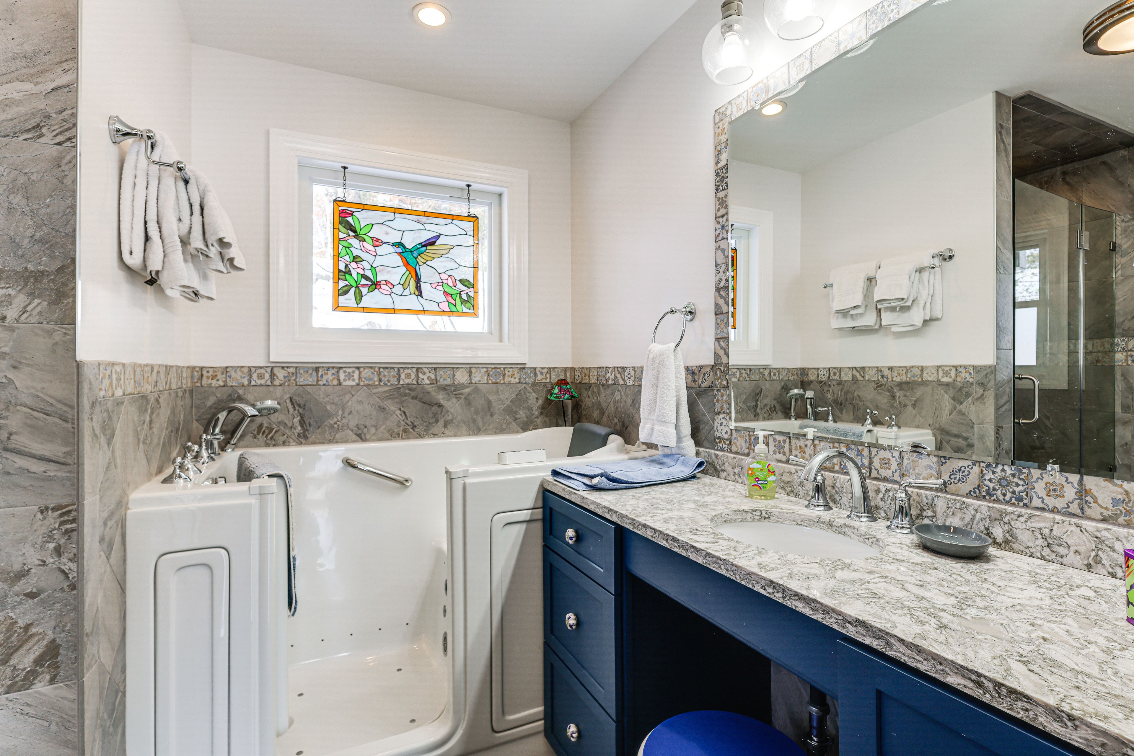 Full Bathroom | Upper Level