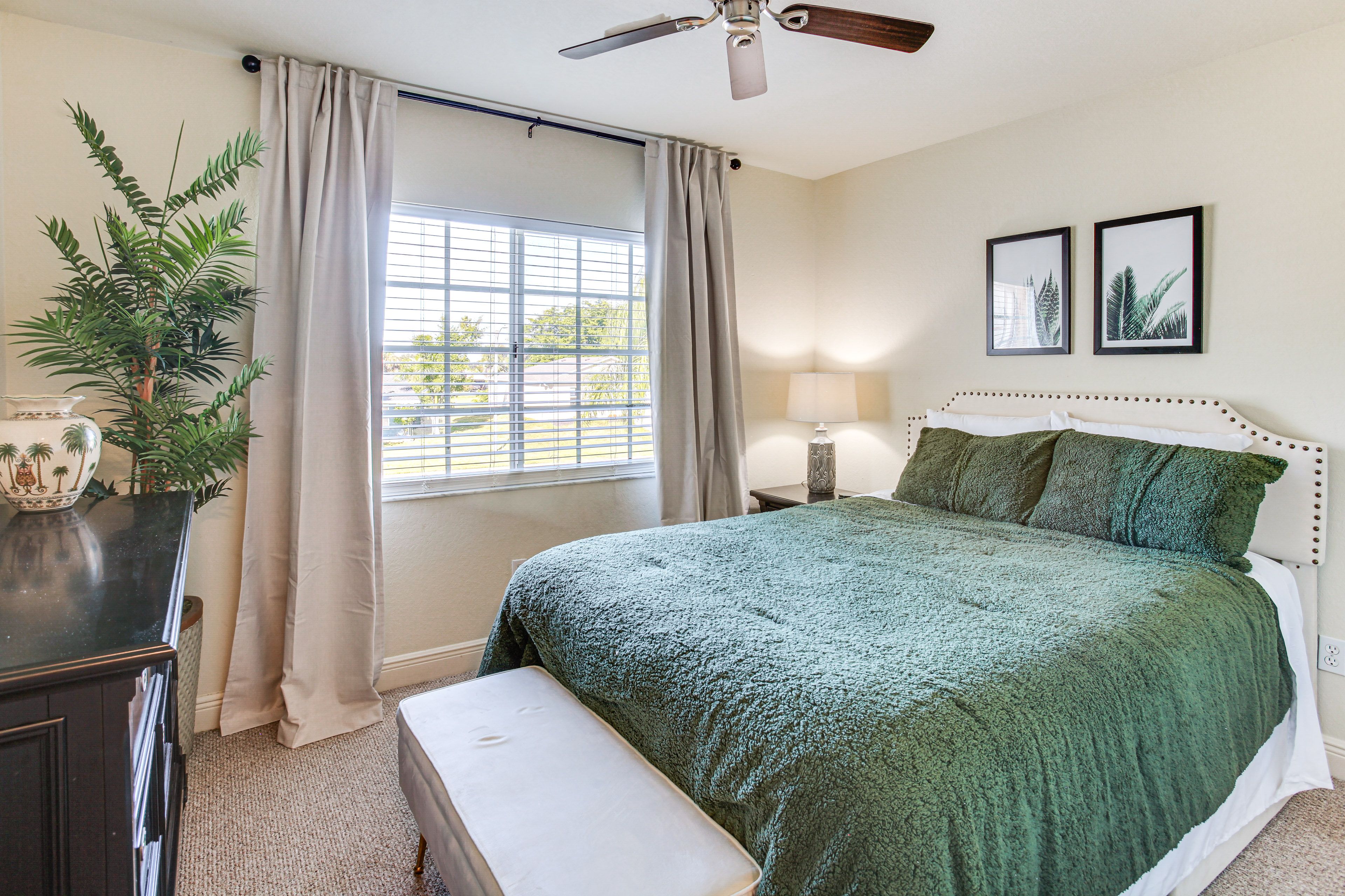 Bedroom 2 | Queen Bed