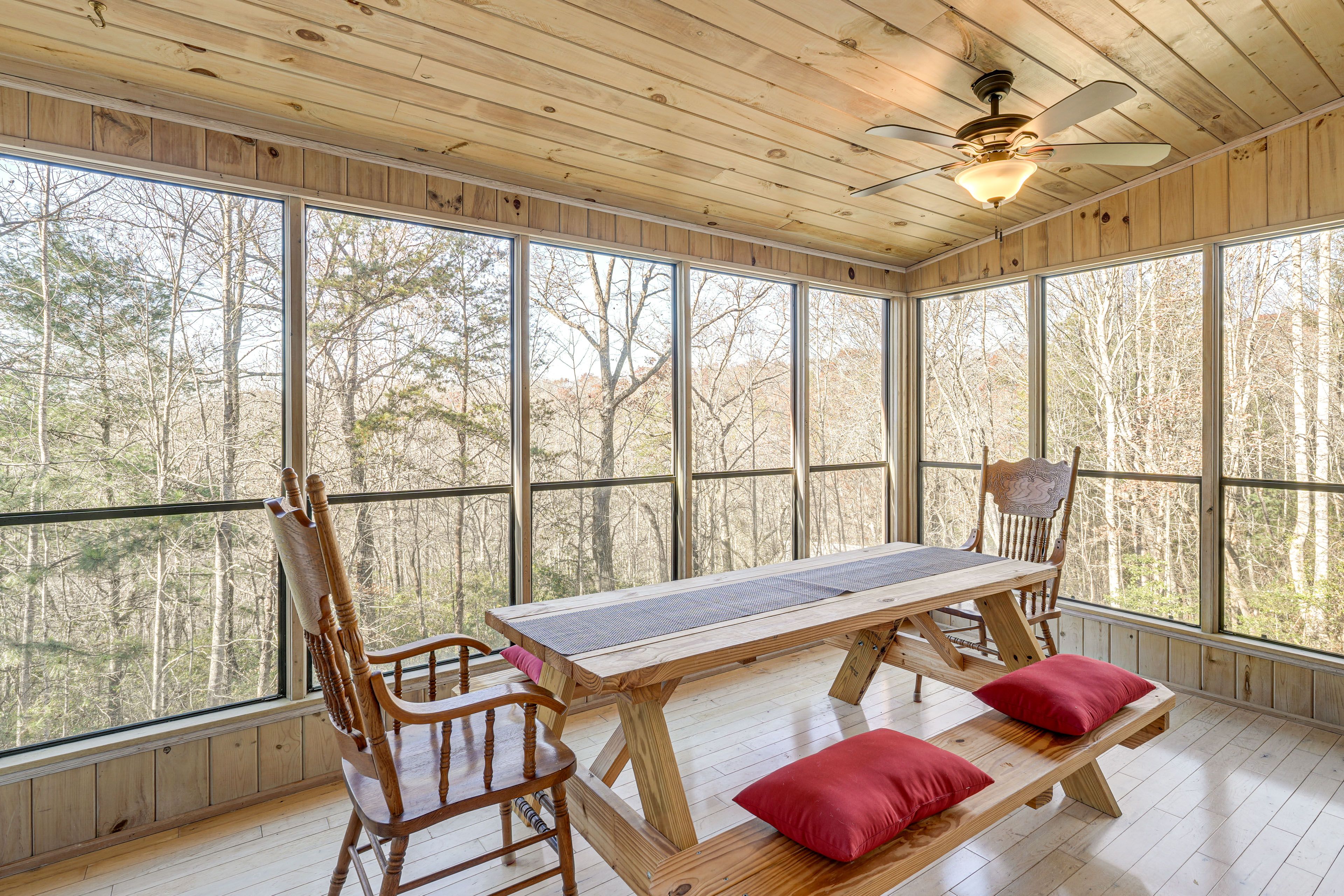 Screened Porch 1 | Main Level | Picnic Table