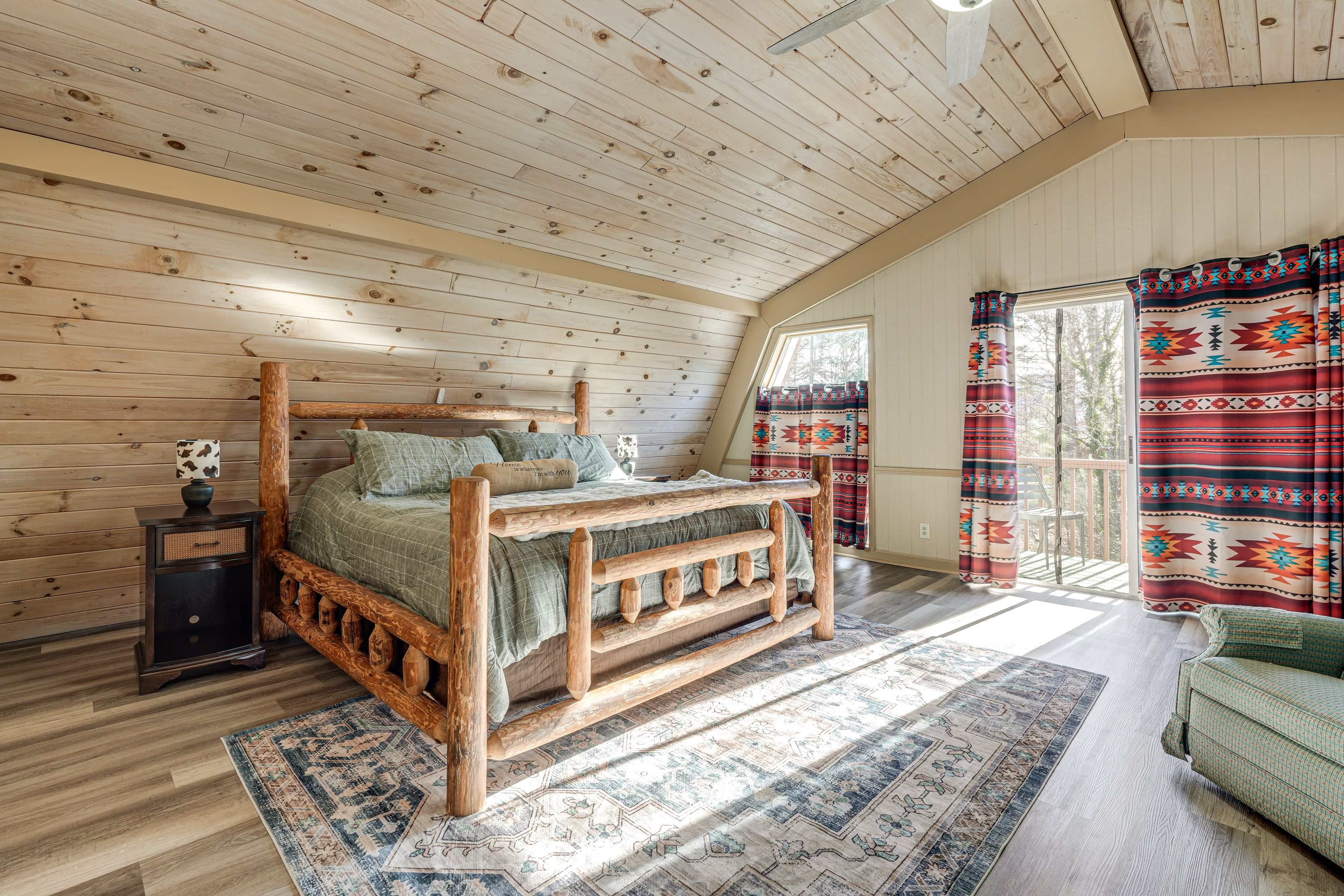 Bedroom 2 (Loft) | Top Level | King Bed | En-Suite Balcony