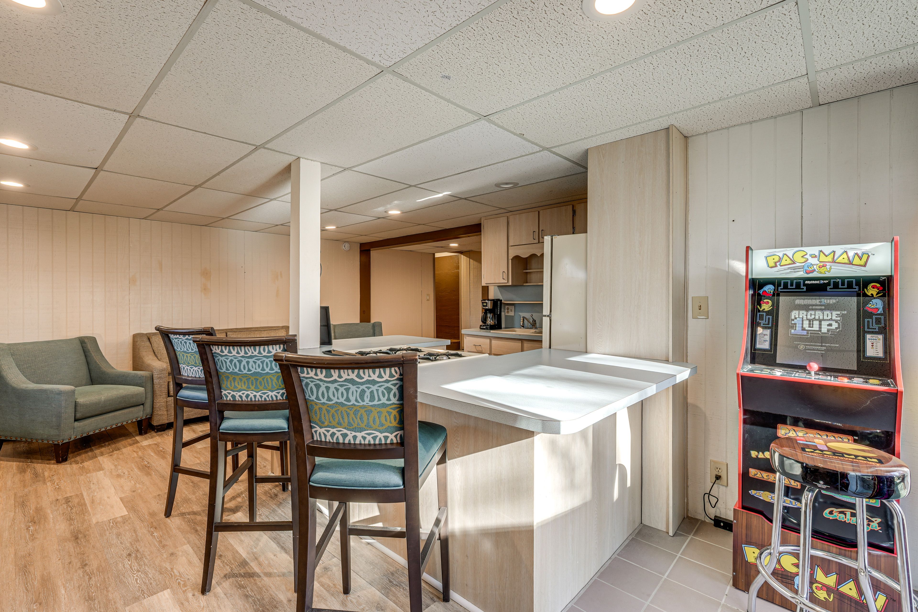 Bonus Kitchen & Game Room | Lower Level