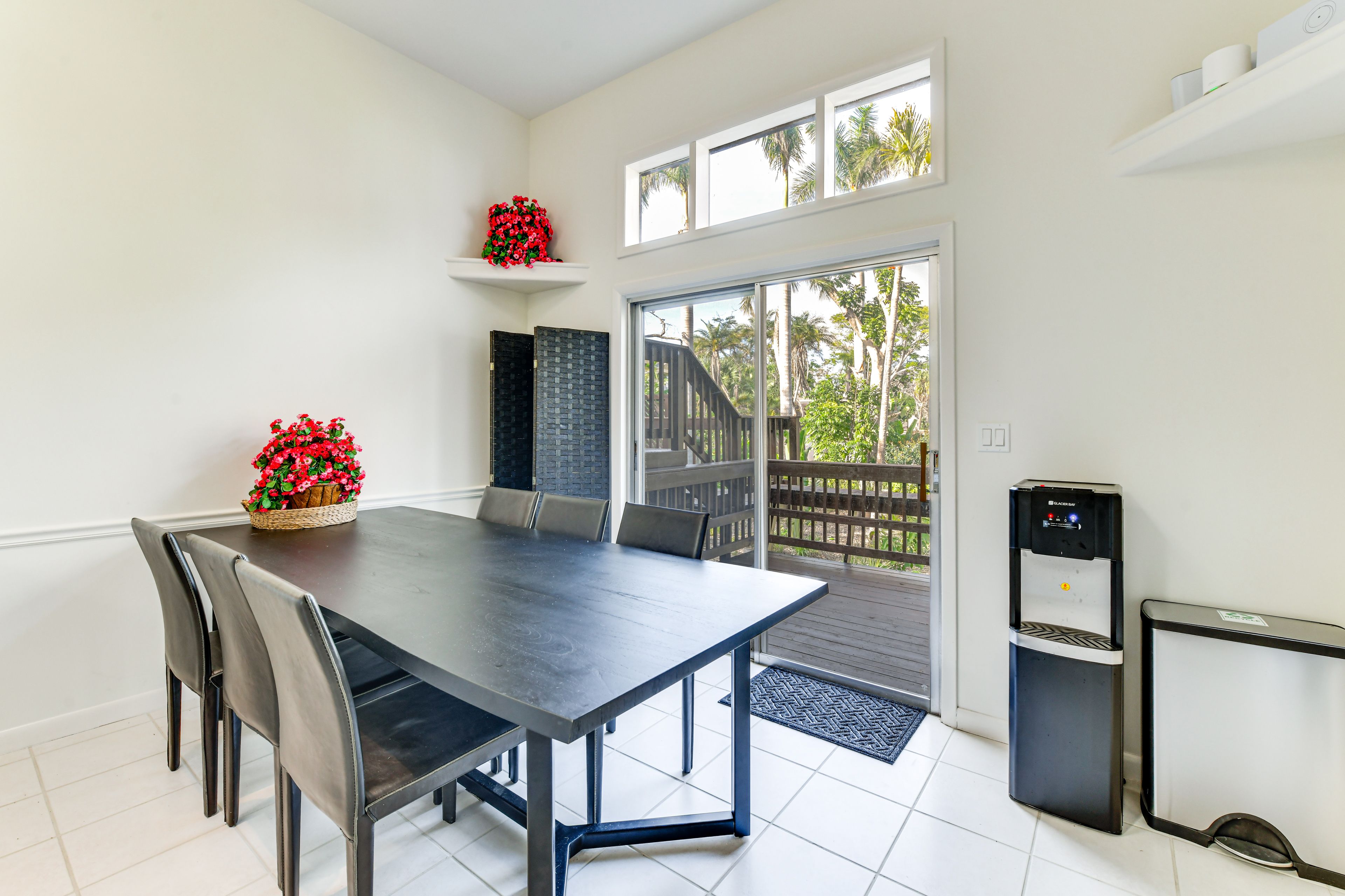 Dining Table | Dishware/Flatware | Main Level