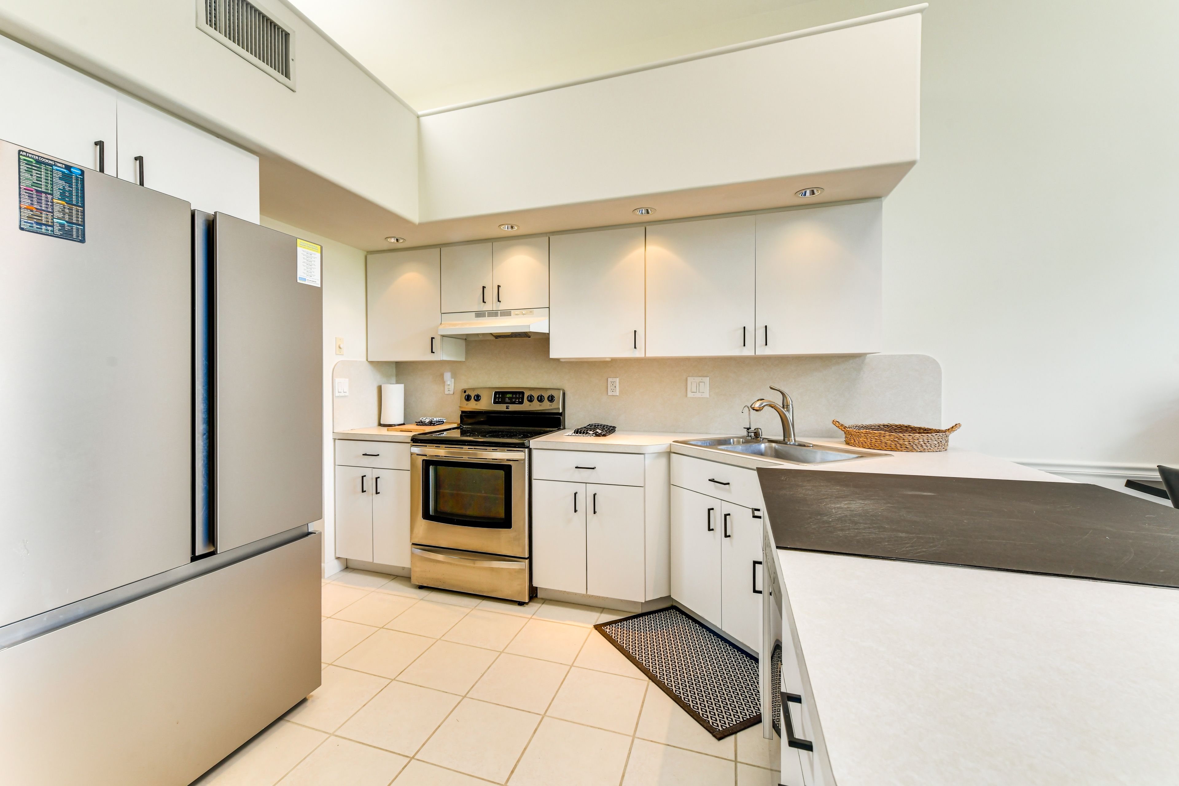 Kitchen | Cooking Basics | Main Level